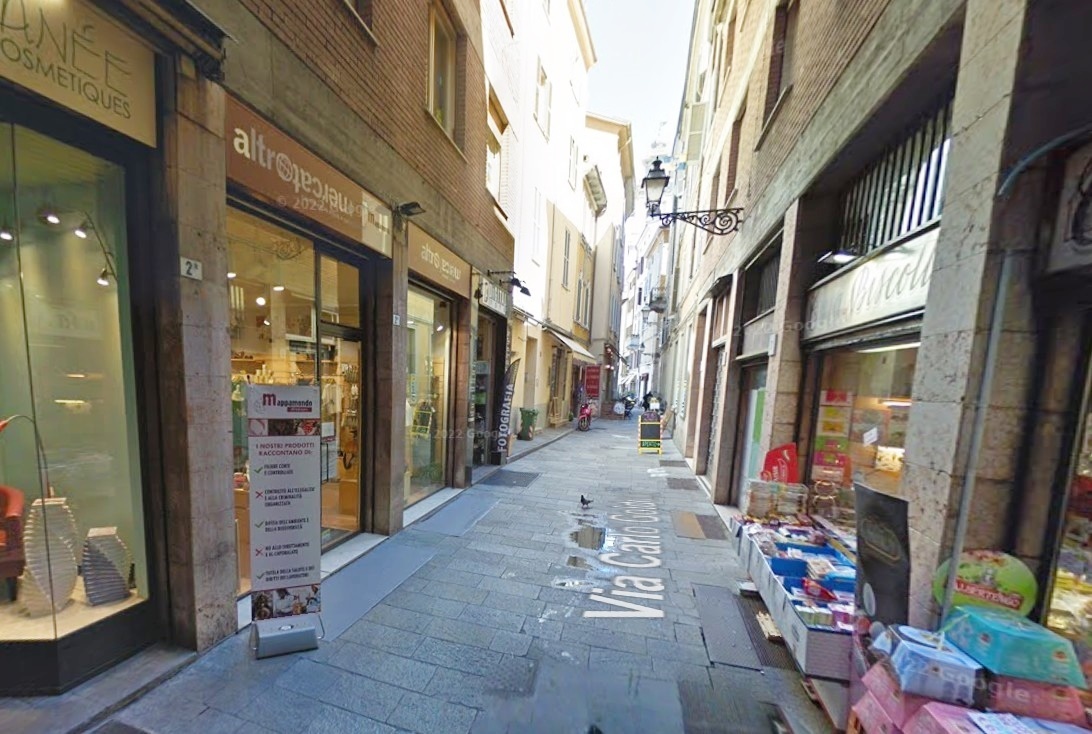 Immagine 21 di Locale commerciale in vendita  in Via Carlo Goldoni 5 a Parma