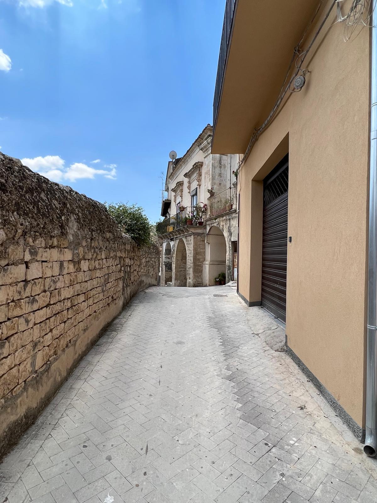Immagine 19 di Casa indipendente in vendita  in Via Leni 4 a Modica