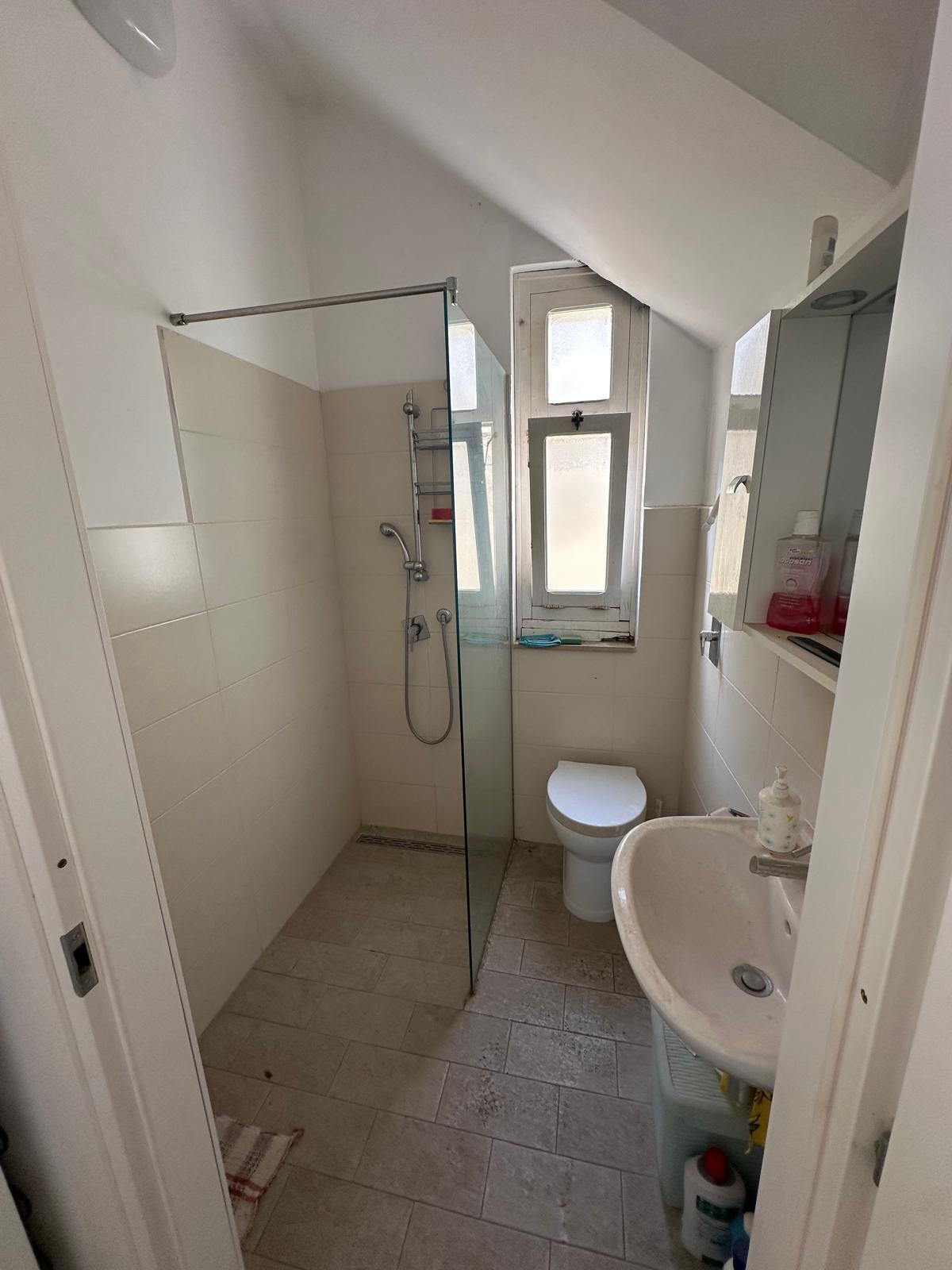 Immagine 4 di Porzione di casa in vendita  in VIA SBALZO a Modica