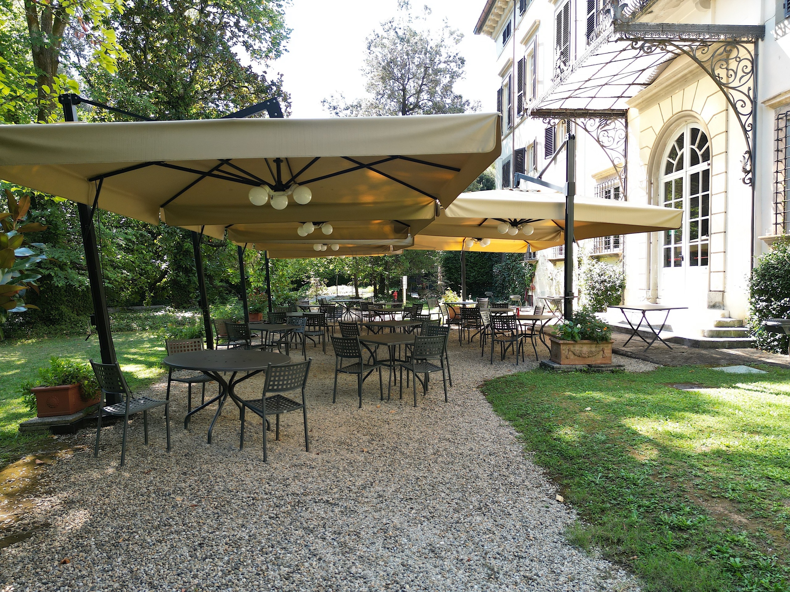 Immagine 24 di Albergo/B&B/Residence in vendita  in Via Nuova per Pisa a Lucca