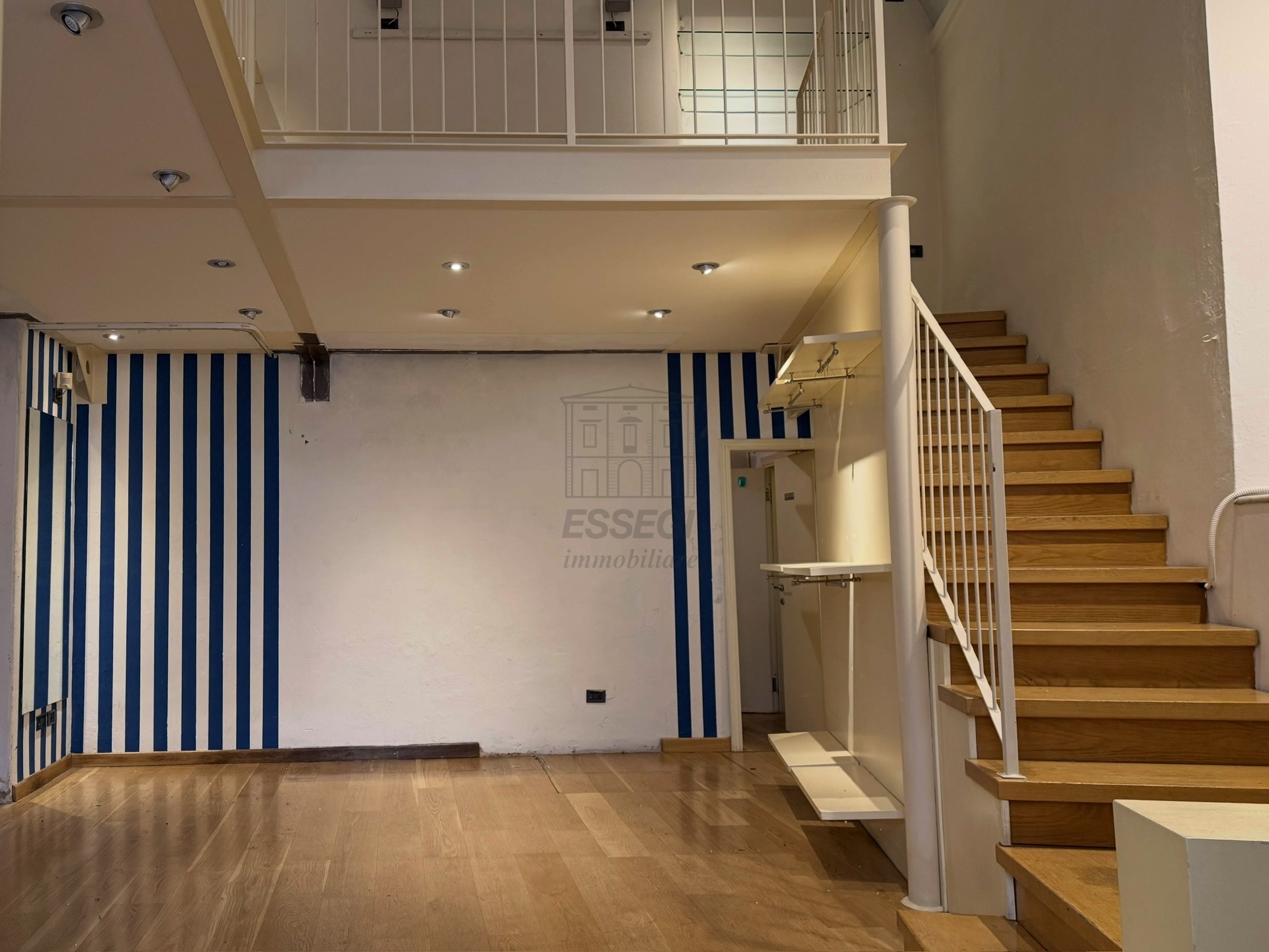 Immagine 1 di Locale commerciale in affitto  in Via Beccheria 33 a Lucca