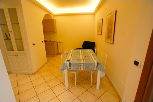 Immagine 5 di Trilocale in vendita  a Lerici