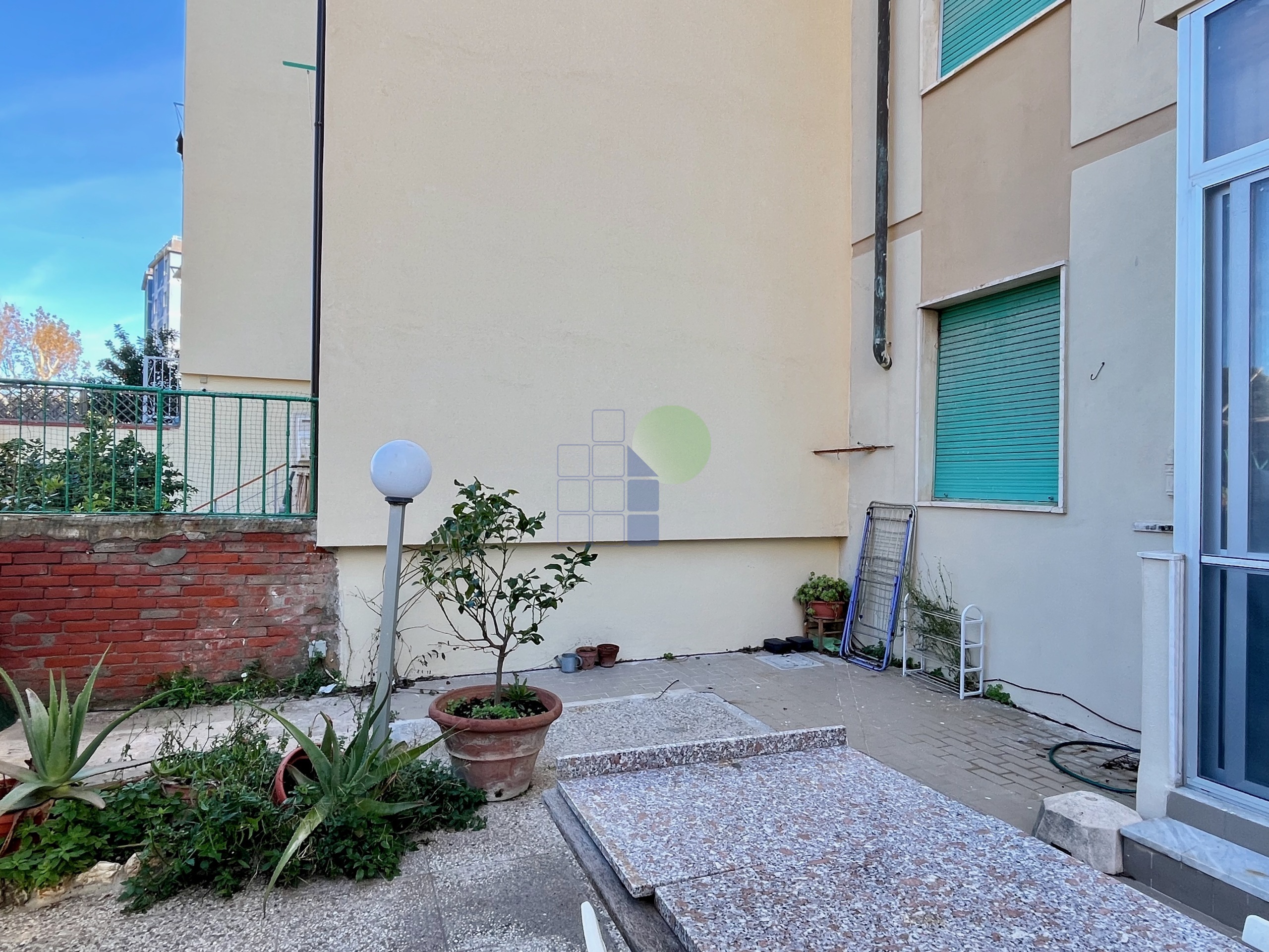 Immagine 21 di Trilocale in vendita  in Via Montebello 55 a Livorno