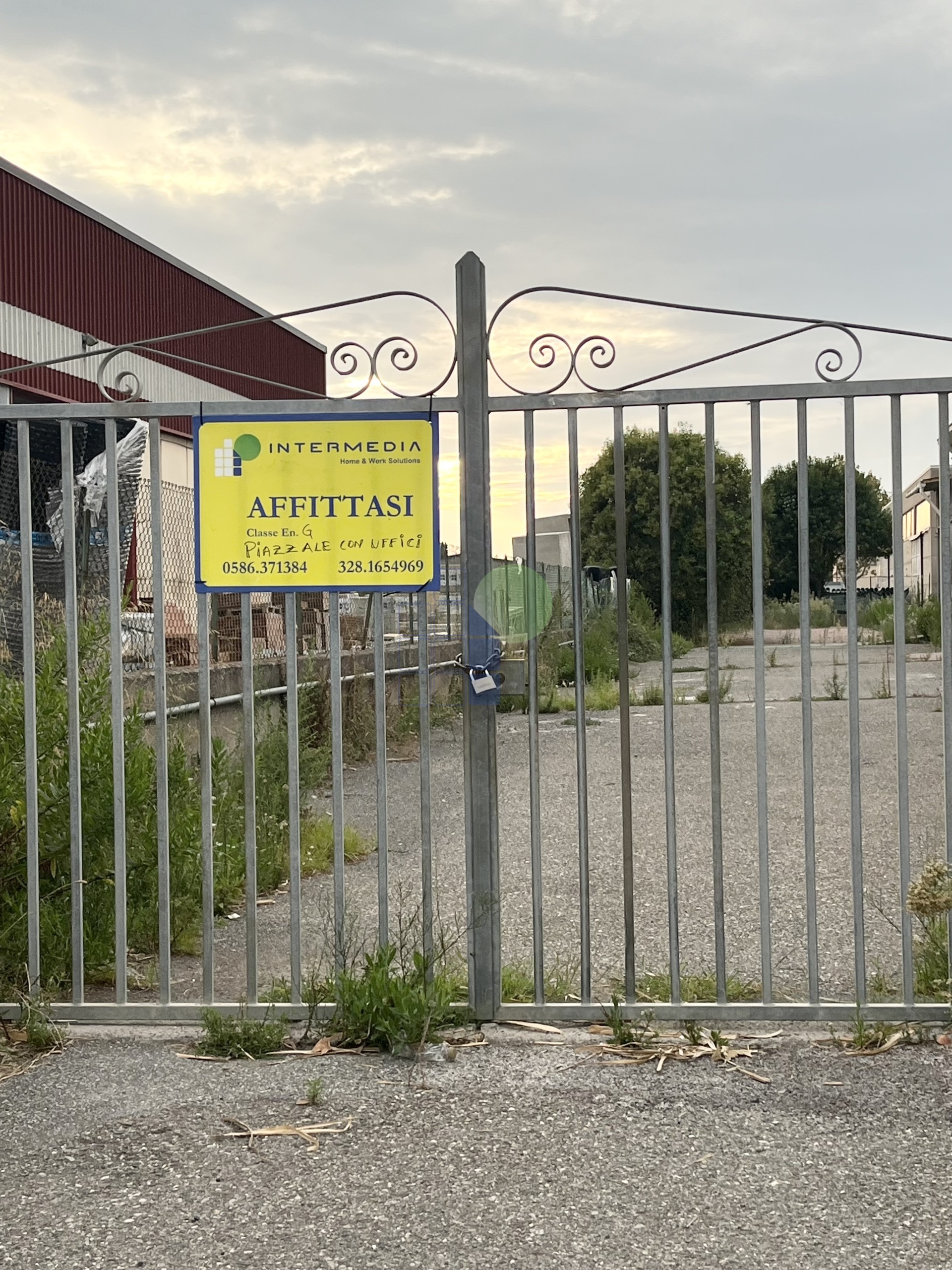 Immagine 2 di Garage in affitto  in Via Guido Rossa 44 a Rosignano Marittimo