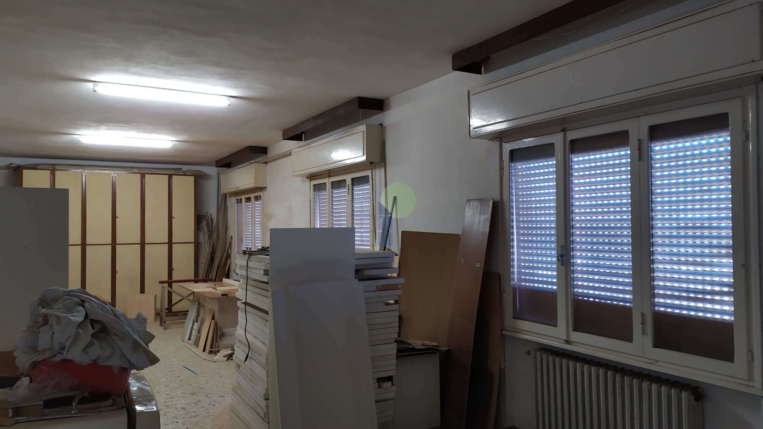 Immagine 11 di Attività artigianale in vendita  in Via Francesco Pera 1 a Livorno