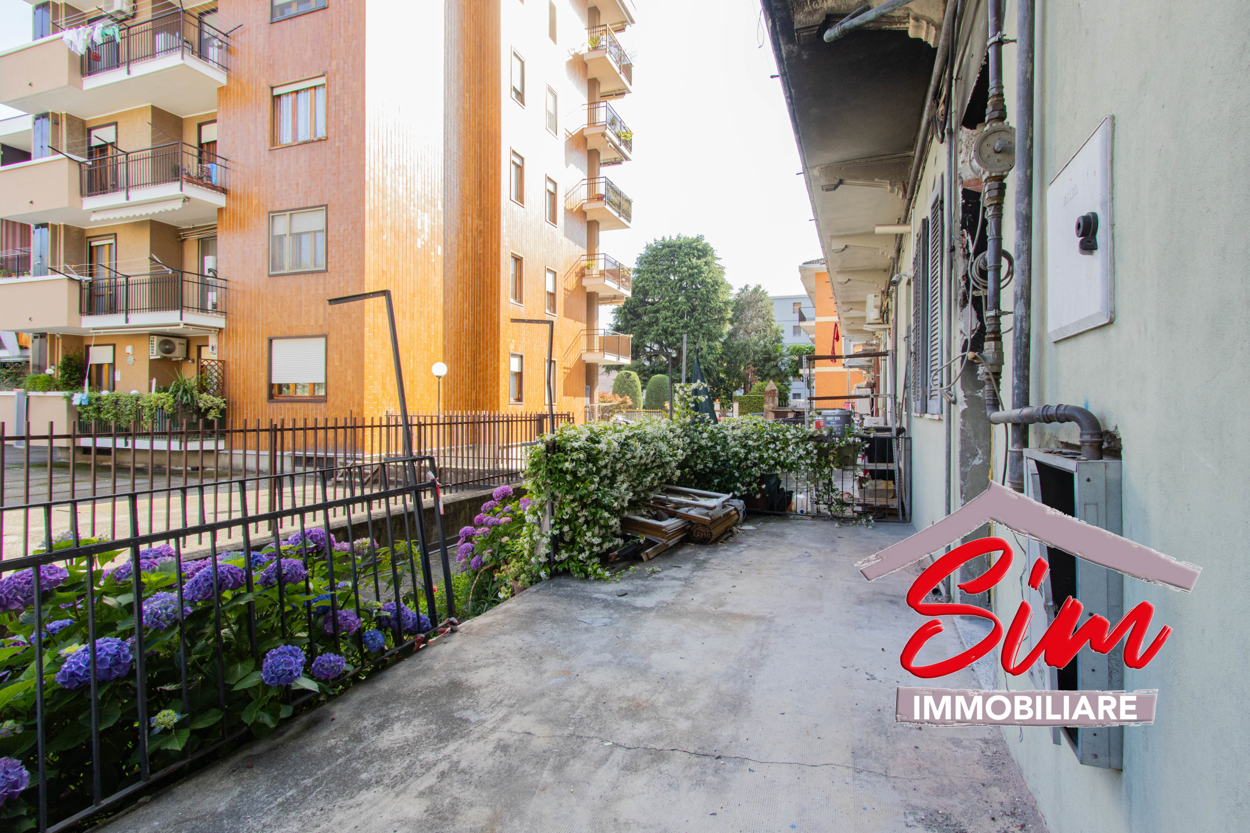 Immagine 12 di Locale commerciale in vendita  in Corso Vercelli 25d a Novara