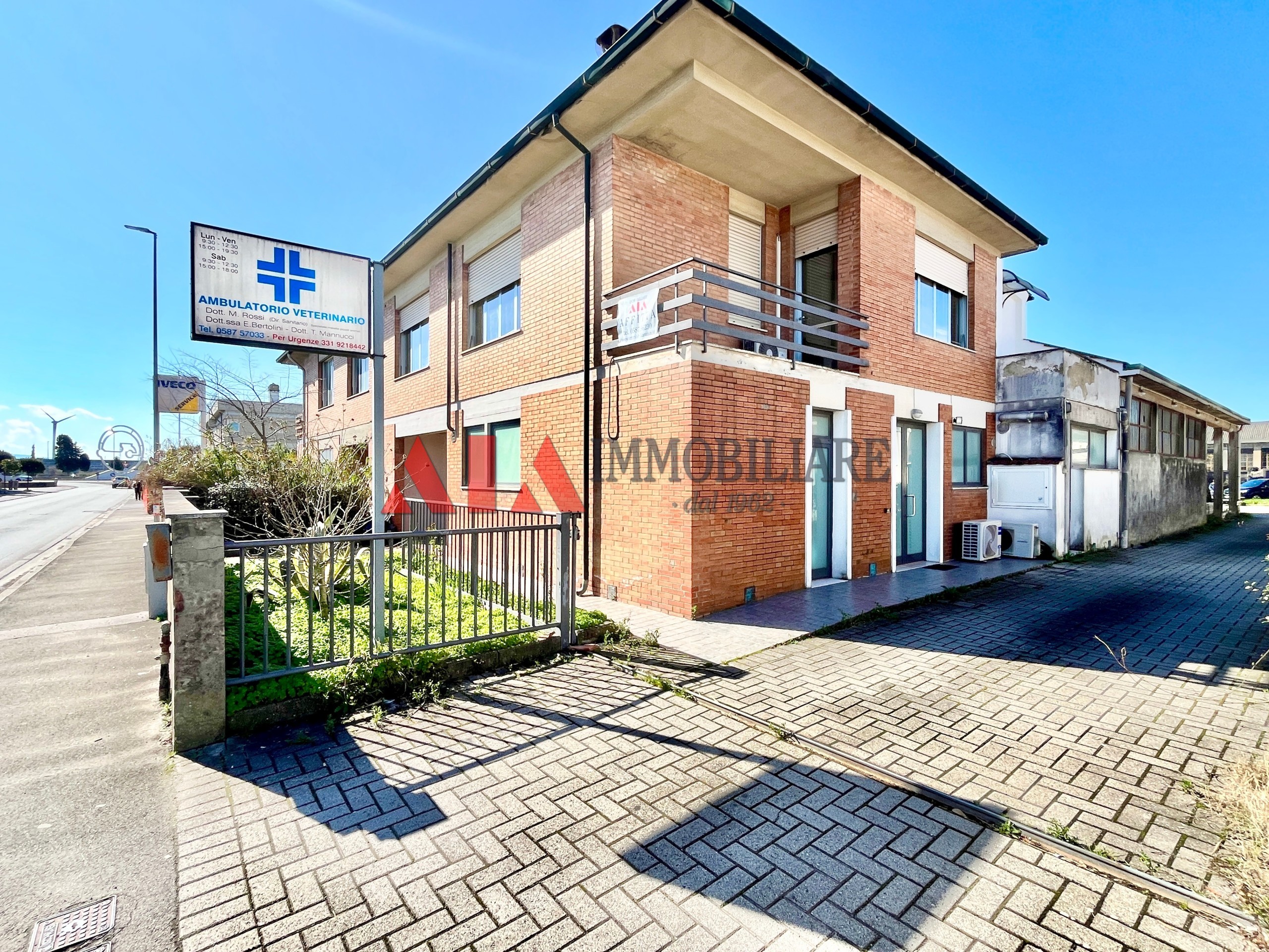 Immagine 17 di Ufficio in affitto  in Via D'acquisto Salvo a Pontedera