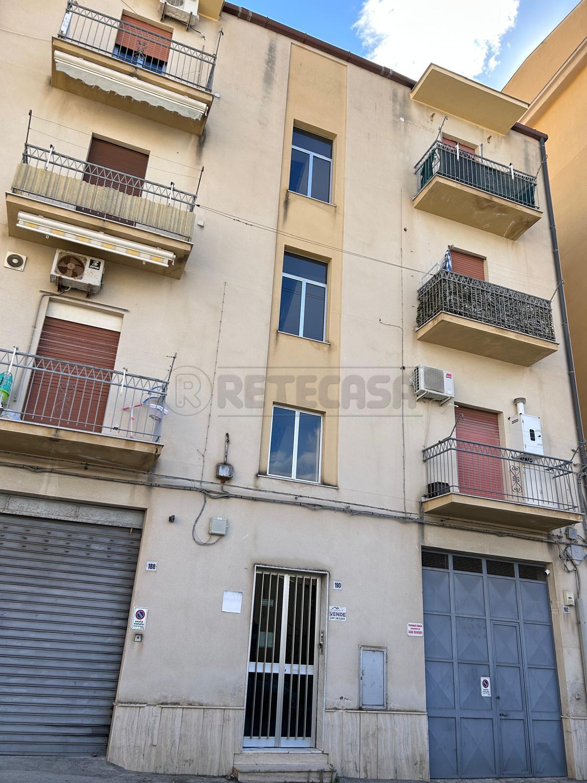 Immagine 1 di Trilocale in vendita  in via Niscemi 186 a Caltanissetta