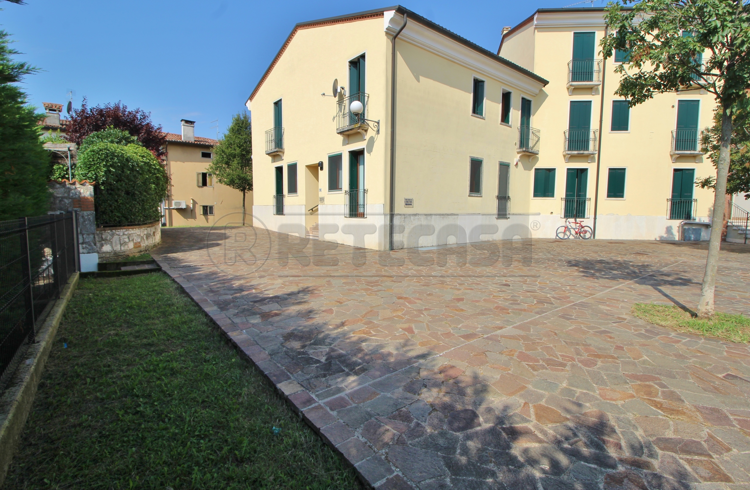 Immagine 3 di Ufficio in affitto  in VIA ALCIDE DE GASPERI 80 a Montecchio Maggiore