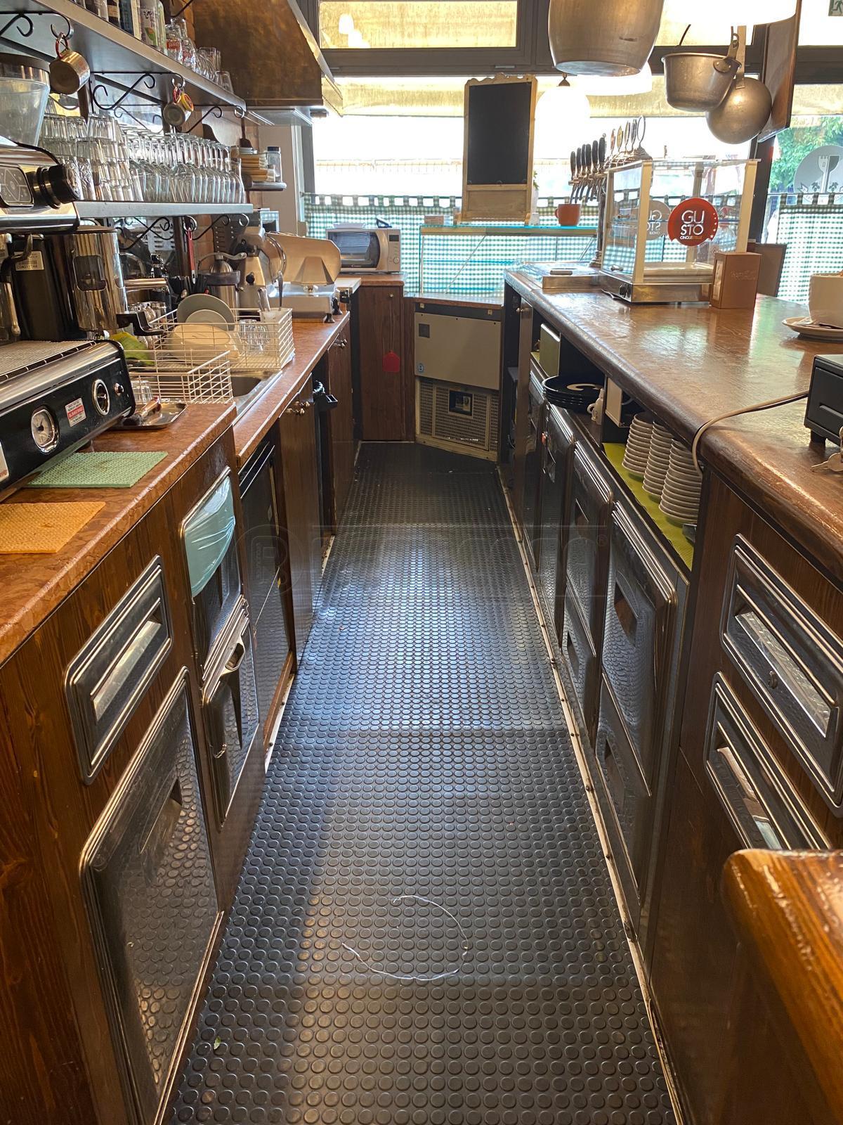 Immagine 4 di Bar / Ristorante in vendita  a Vicenza