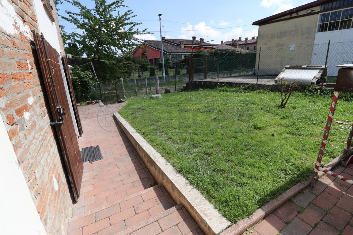 Immagine 4 di Villetta a schiera in vendita  a Bondeno