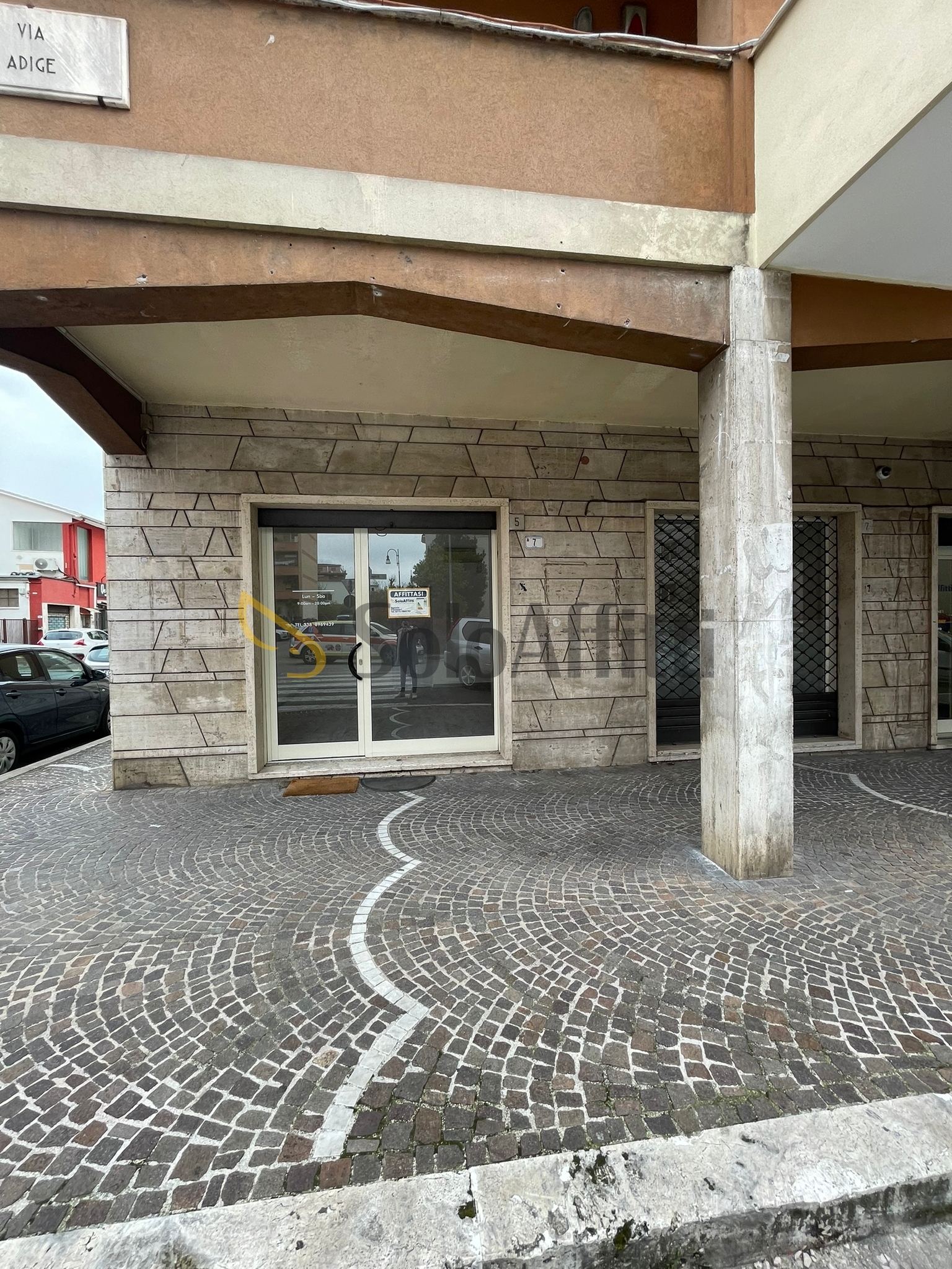 Immagine 2 di Locale commerciale in affitto  in Via Adige a Frosinone