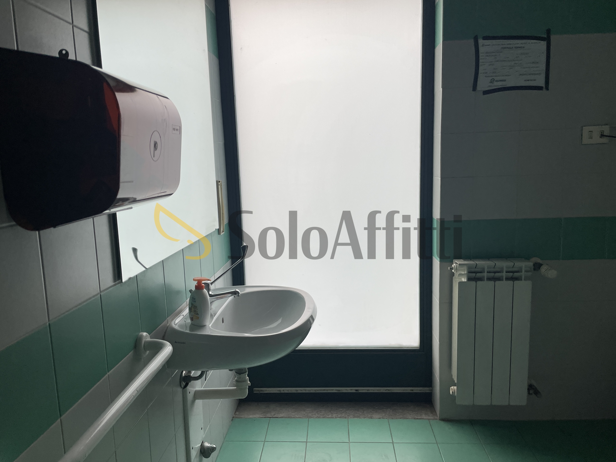 Immagine 46 di Locale commerciale in affitto  in Piazza Baracca 18 a Buscate