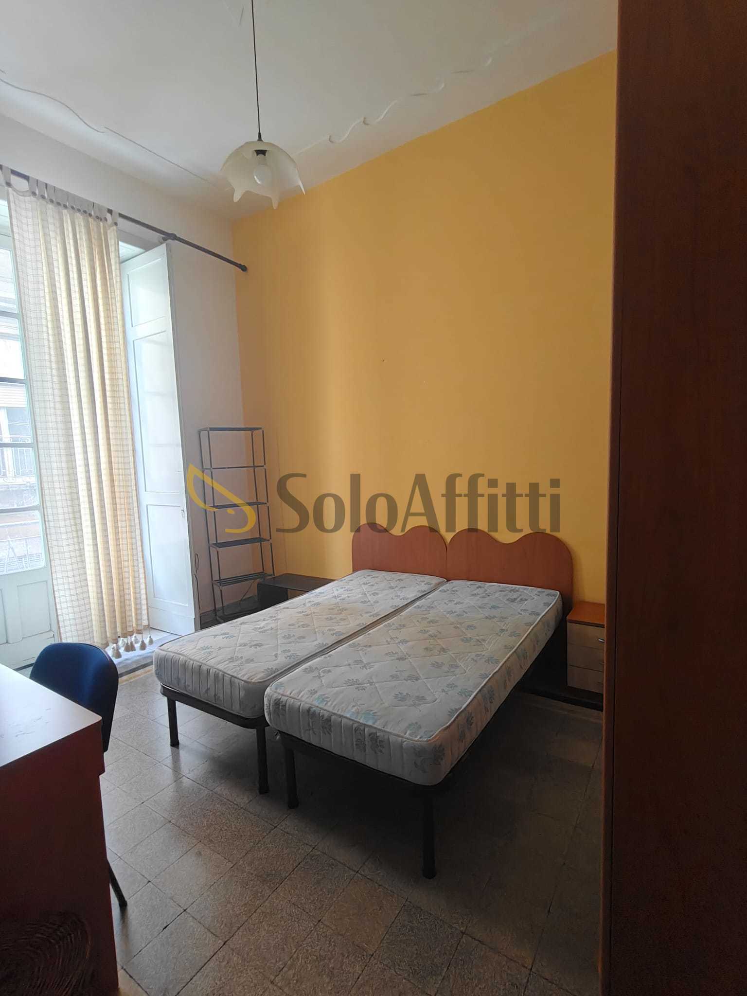 Immagine 2 di Stanza singola in affitto  a Catania
