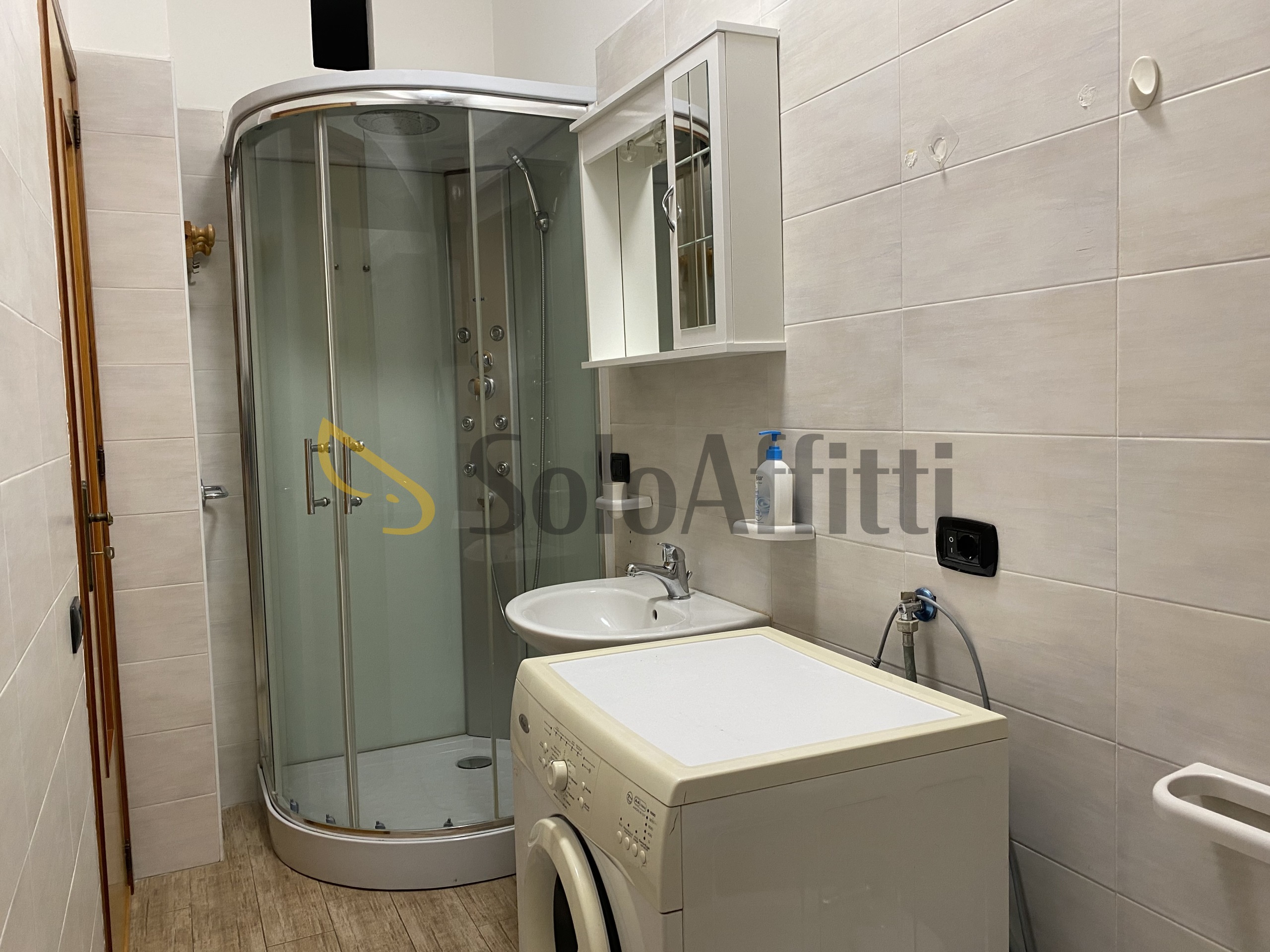 Immagine 19 di Stanza singola in affitto  a Catanzaro