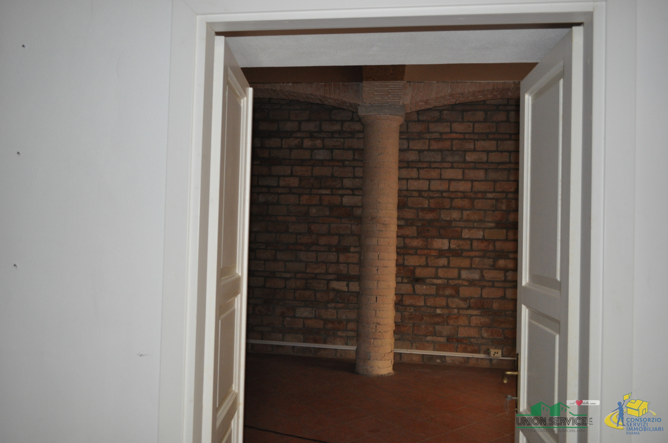 Immagine 13 di Ufficio in vendita  in Vicolo San Tiburzio a Parma