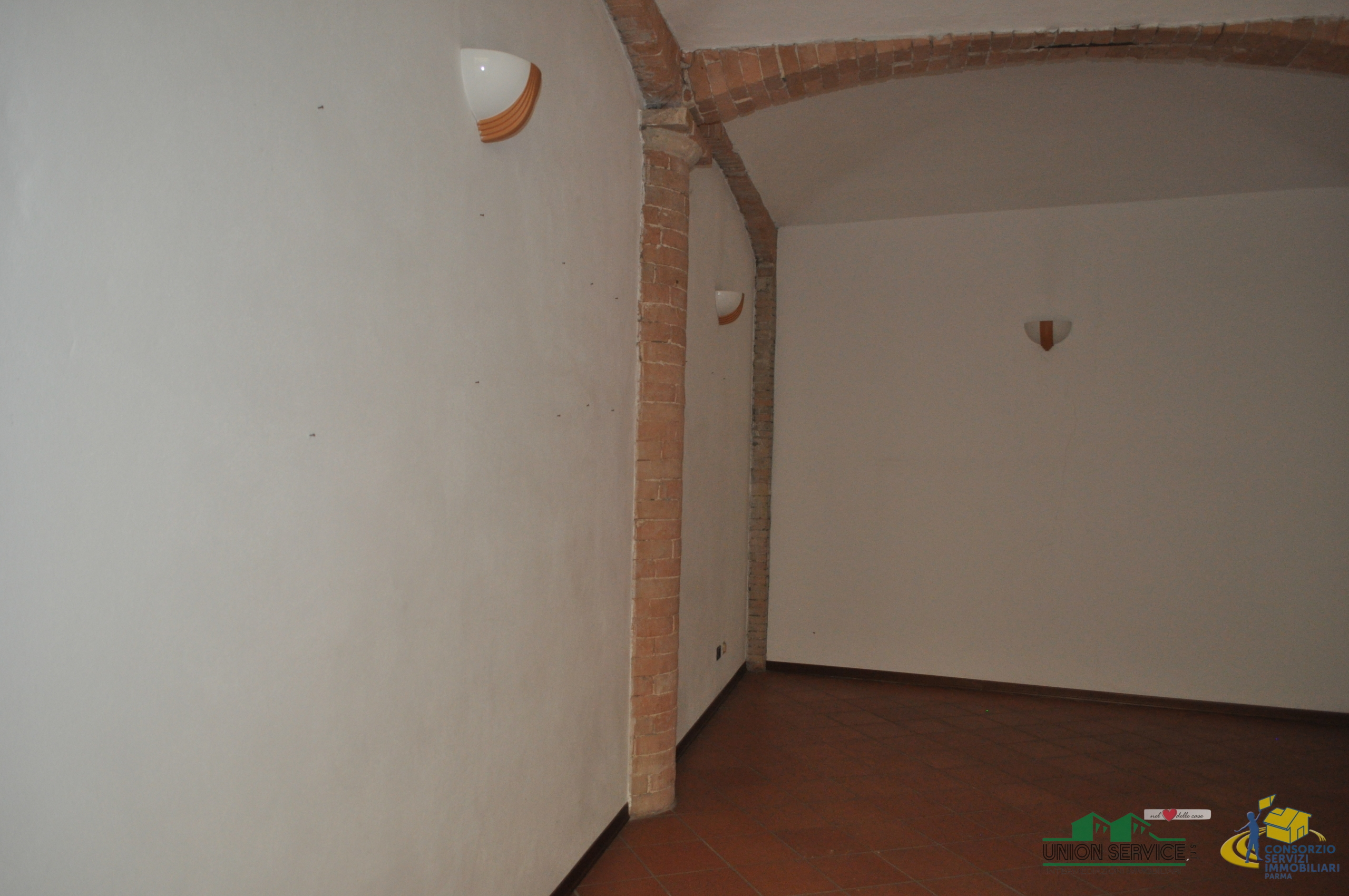 Immagine 11 di Ufficio in vendita  in Vicolo San Tiburzio a Parma