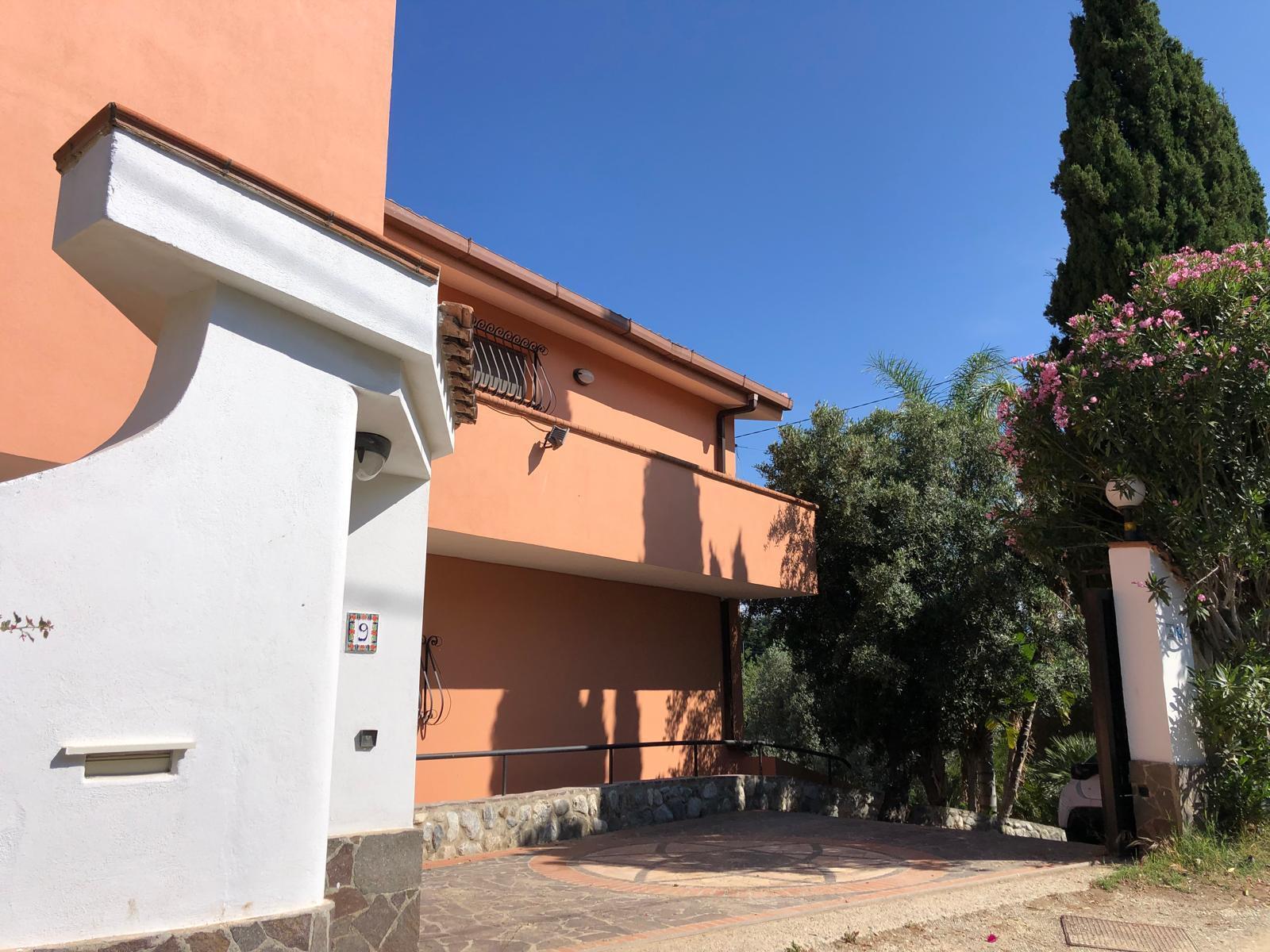 Immagine 9 di Villa in affitto  in Via Provinciale per Armo-Gallina 57 a Reggio Di Calabria