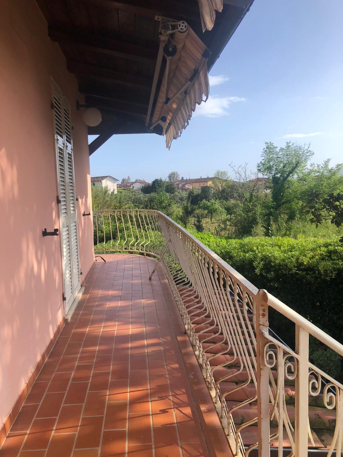 Immagine 19 di Casa semindipendente in vendita  a Castelnuovo Magra