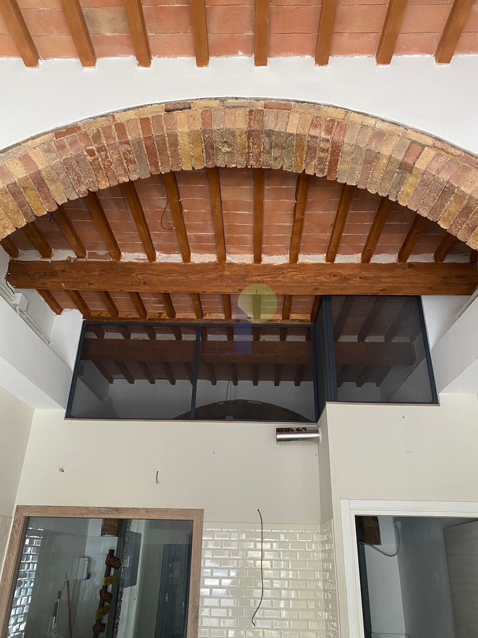 Immagine 2 di Capannone industriale in affitto  in Piazza Damiano Chiesa 14 a Livorno