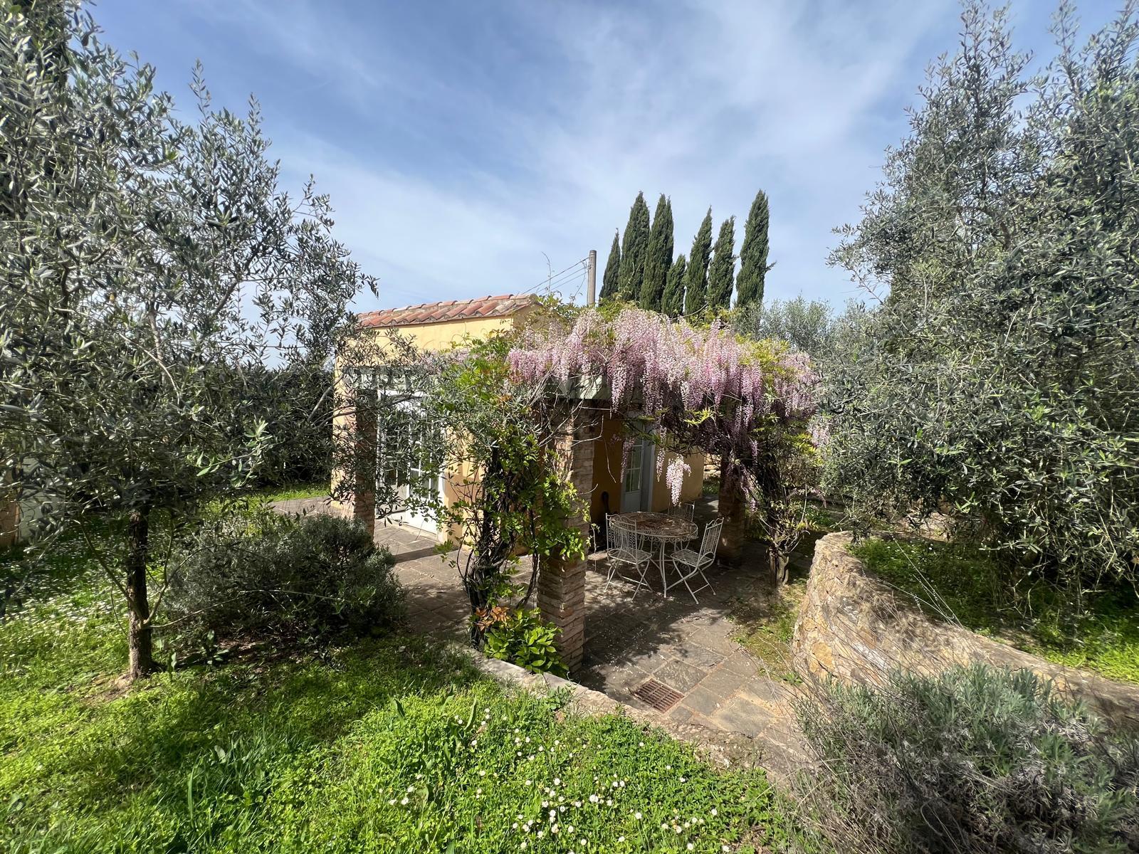 Immagine 74 di Porzione di casa in vendita  in Via di Vingone a Scandicci