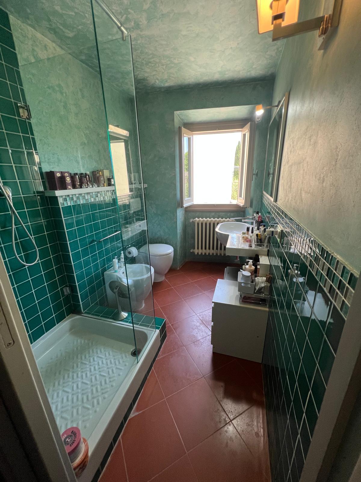 Immagine 83 di Porzione di casa in vendita  in Via di Vingone a Scandicci