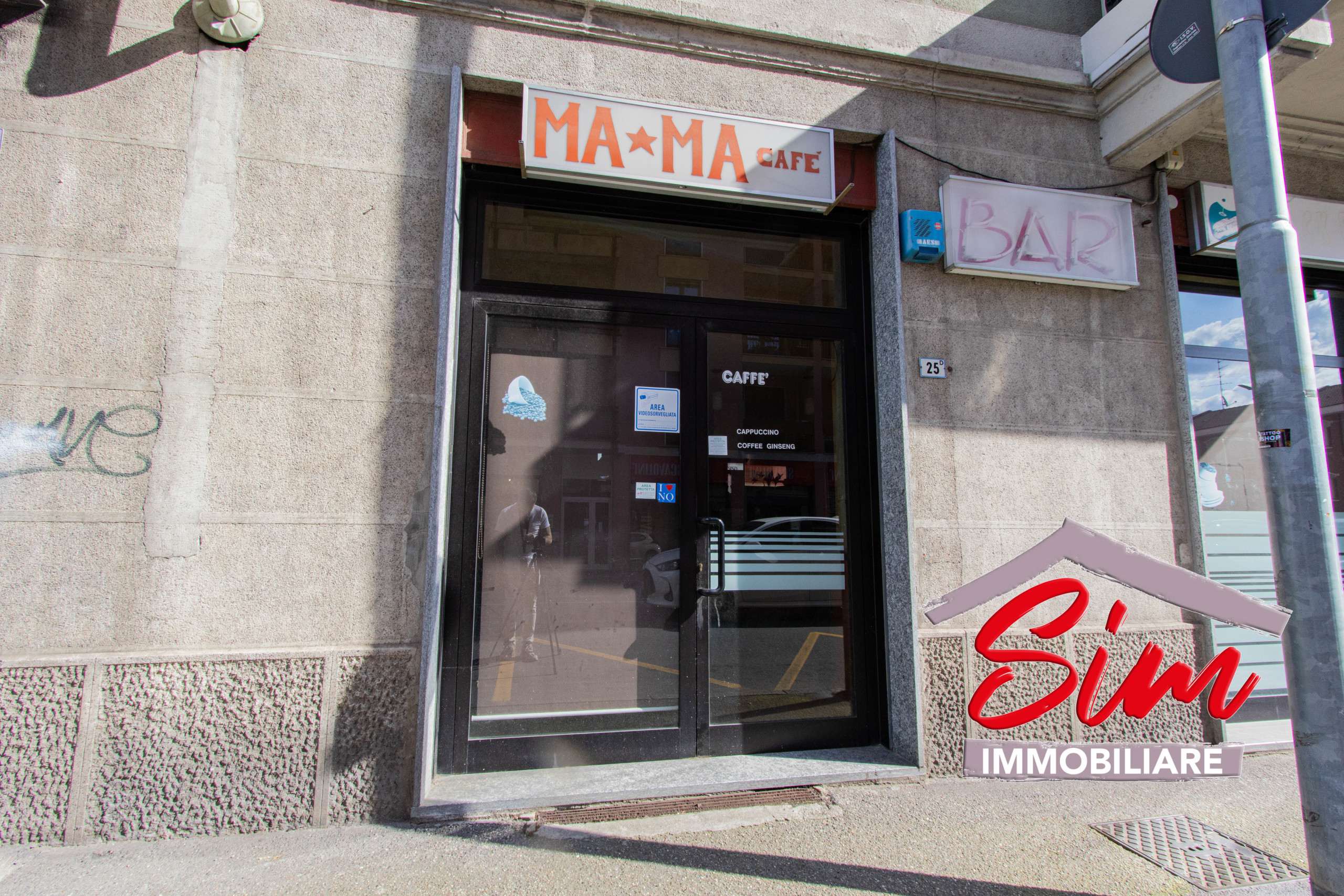 Immagine 2 di Locale commerciale in vendita  in Corso Vercelli 25d a Novara