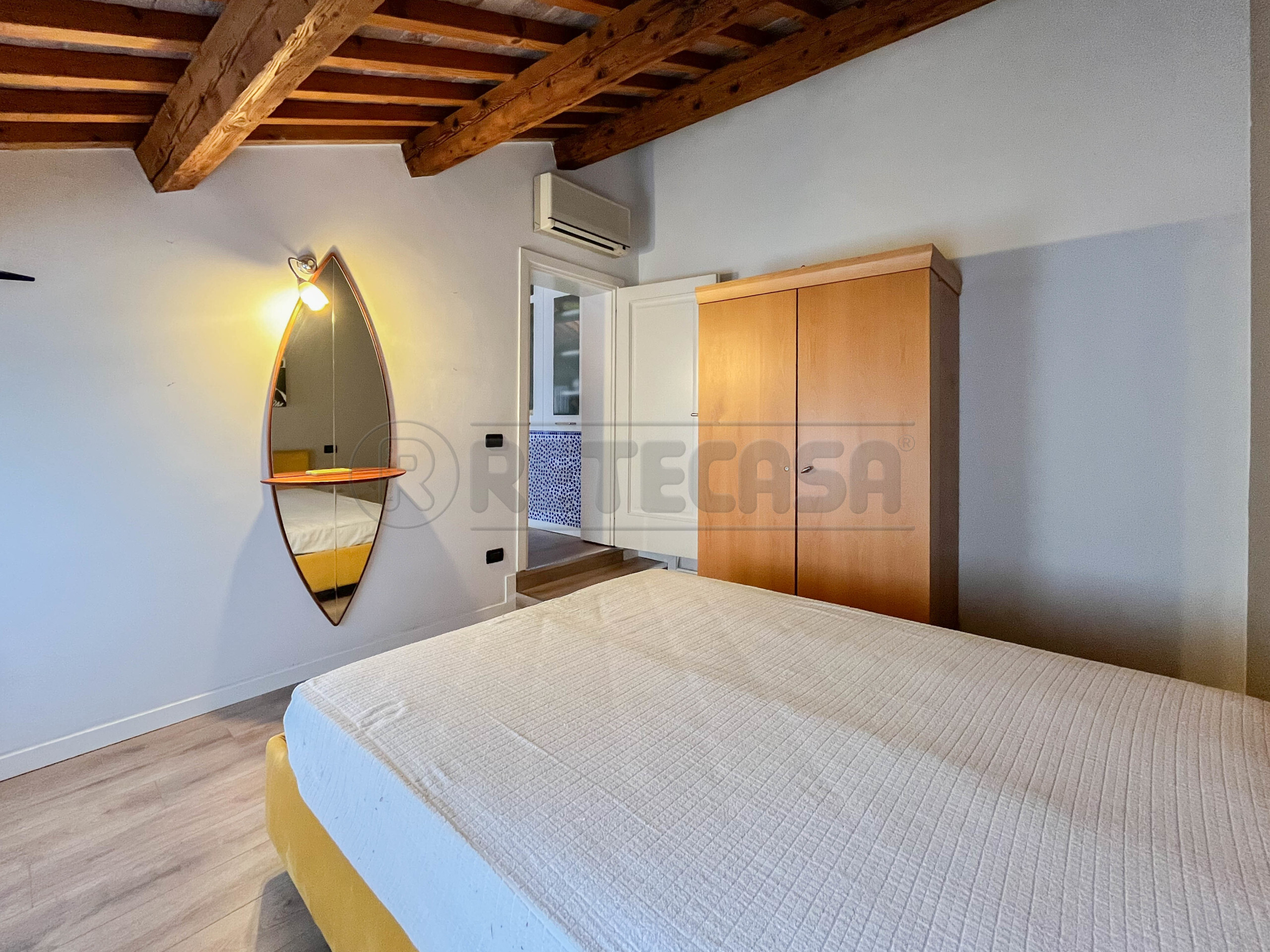 Immagine 23 di Bilocale in vendita  in Contrà Santa Barbara a Vicenza