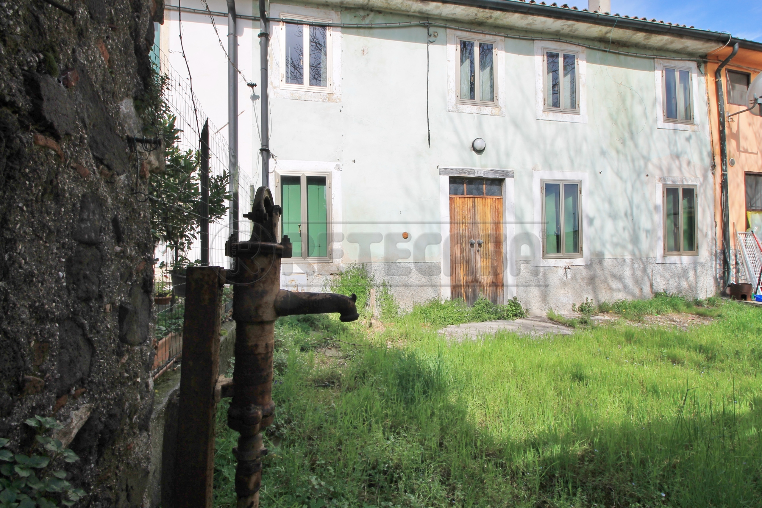 Immagine 3 di Rustico / casale in vendita  in Via Borgo 118 a Montebello Vicentino