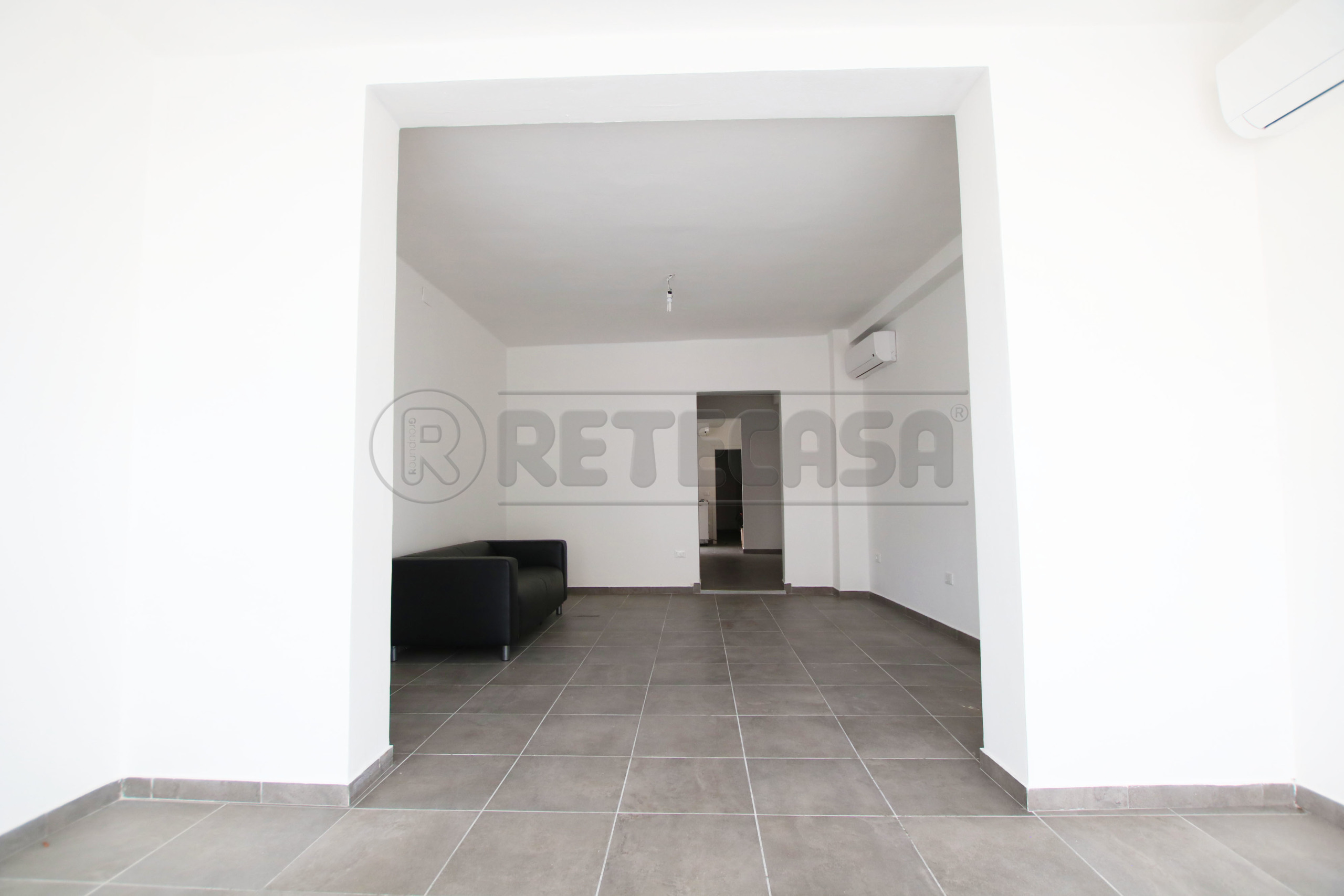 Immagine 5 di Locale commerciale in affitto  in viale riviera berica 451 a Vicenza