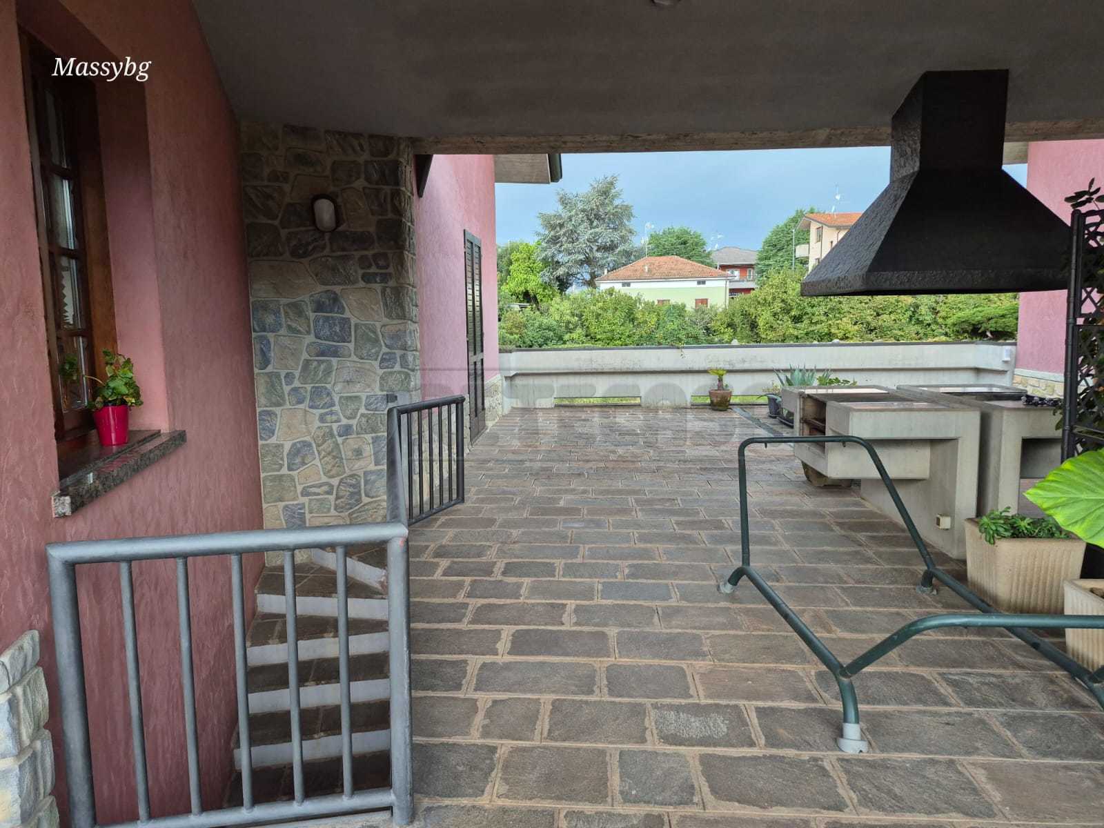 Immagine 9 di Villa in vendita  a Torre De' Roveri