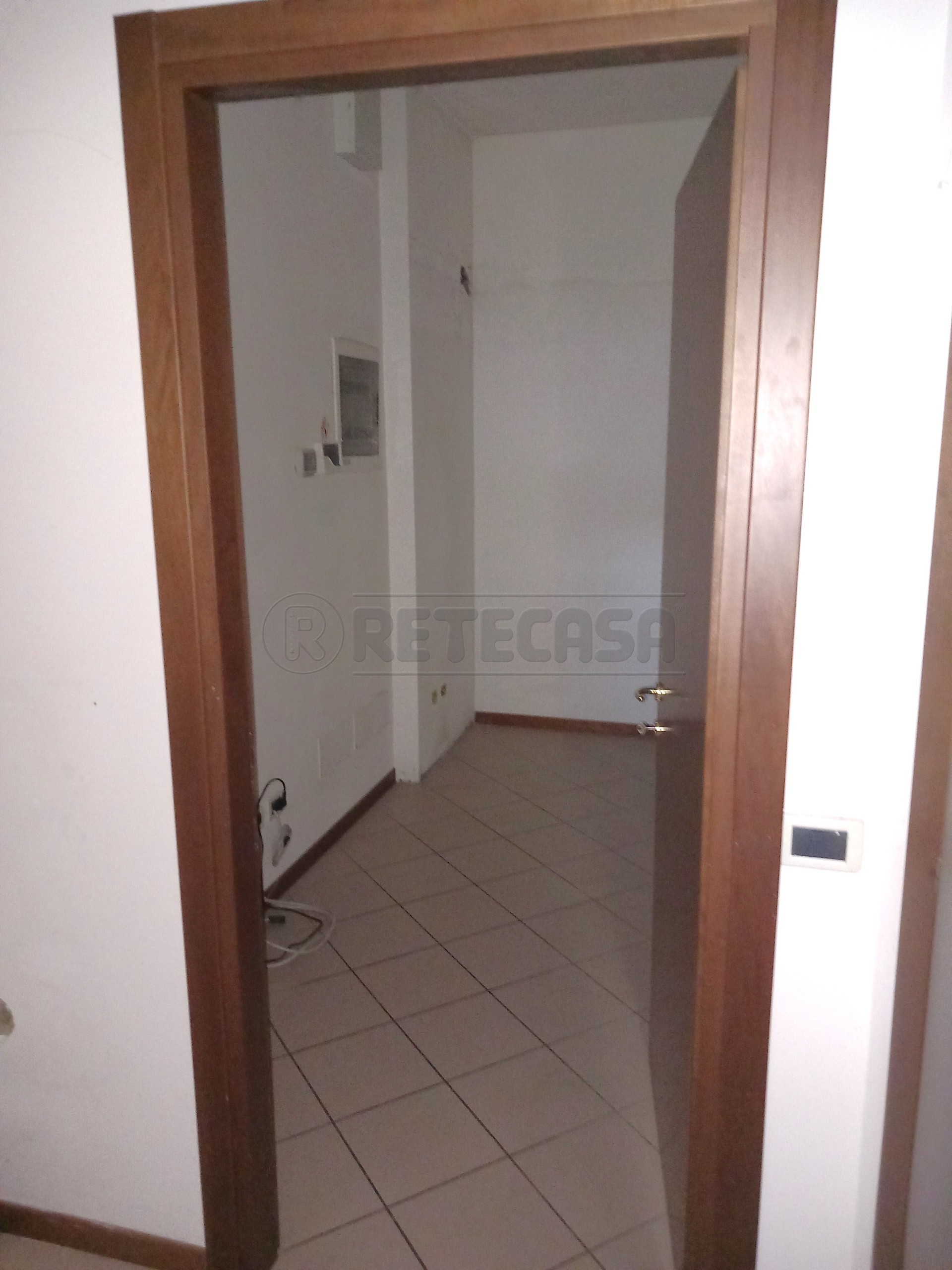 Immagine 13 di Locale commerciale in affitto  in Via A. Bembo 48 a Nanto