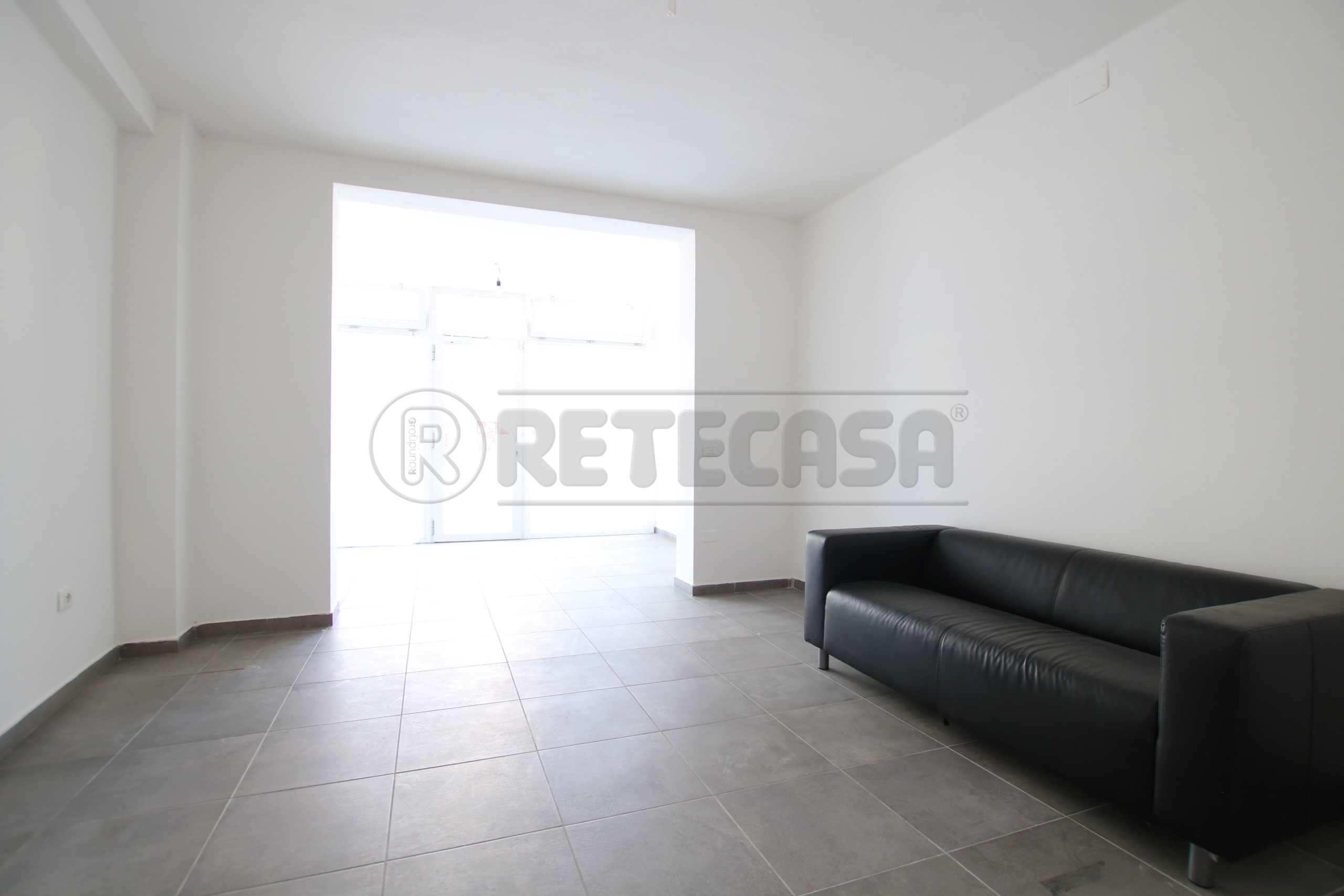 Immagine 1 di Locale commerciale in affitto  in viale riviera berica 451 a Vicenza