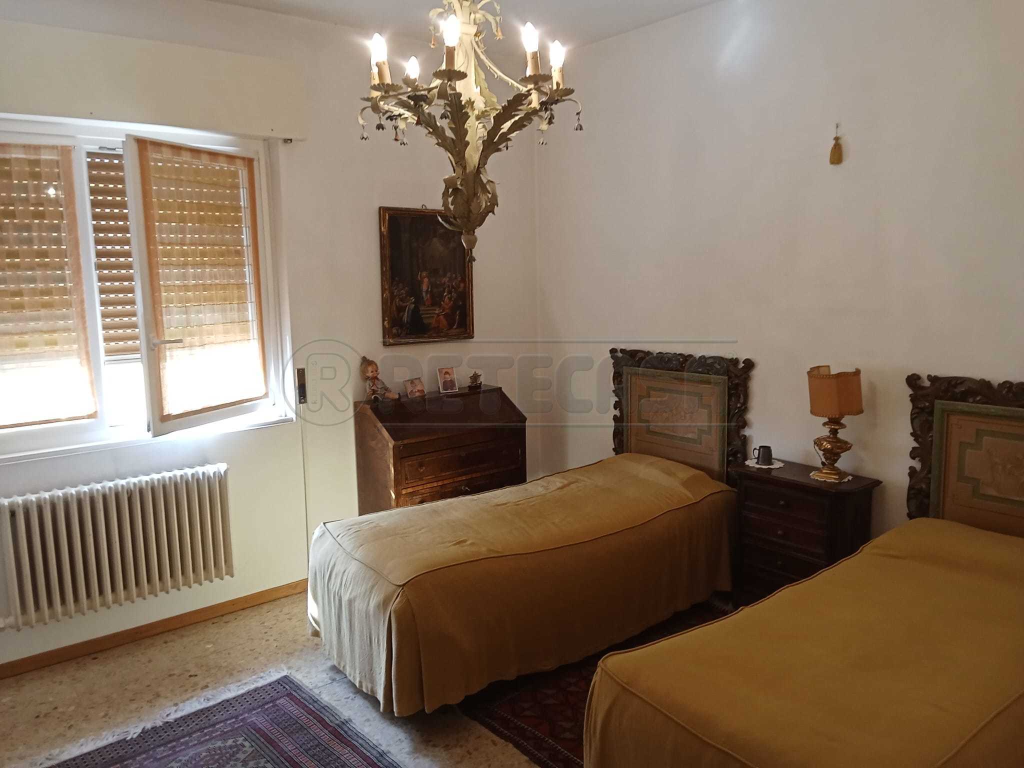 Immagine 26 di Villa in affitto  a Nembro