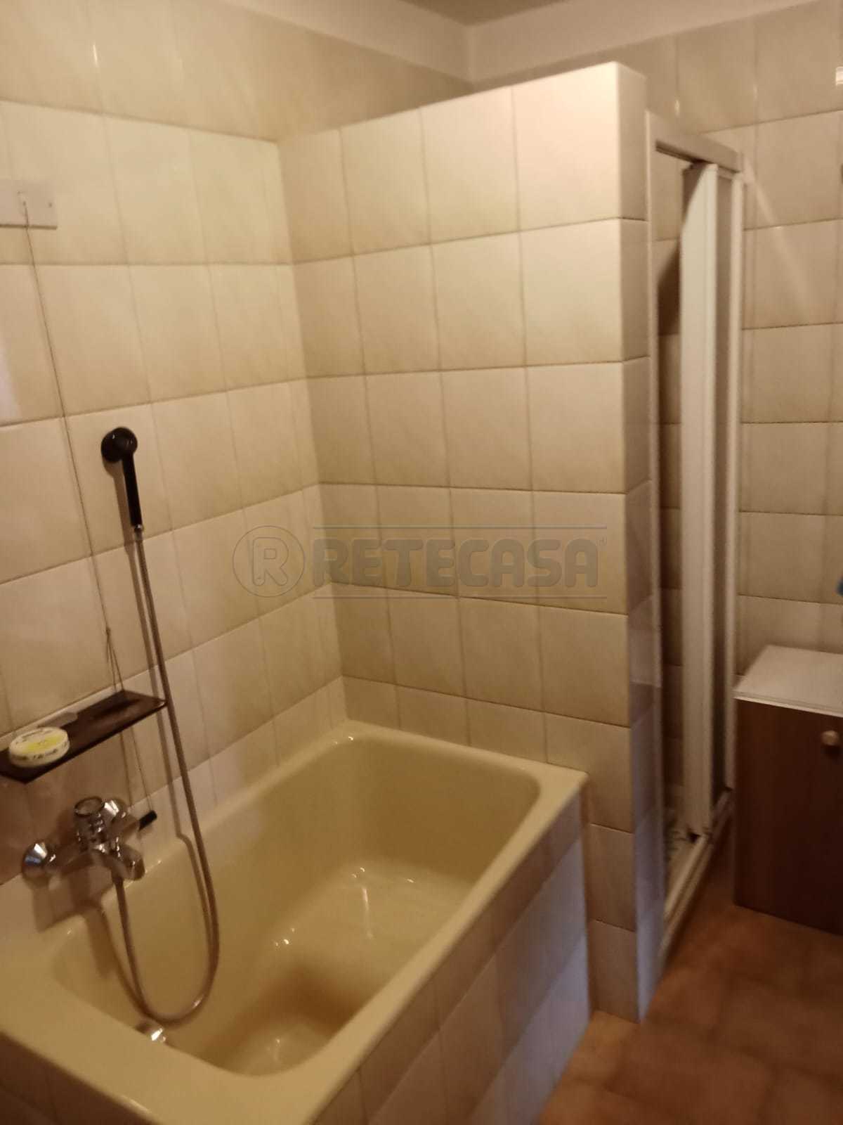 Immagine 14 di Villa in affitto  a Nembro