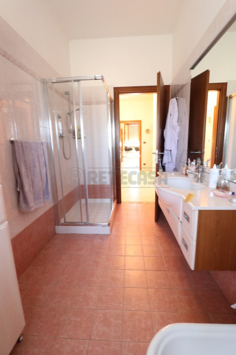 Immagine 17 di Villa in vendita  a Bondeno