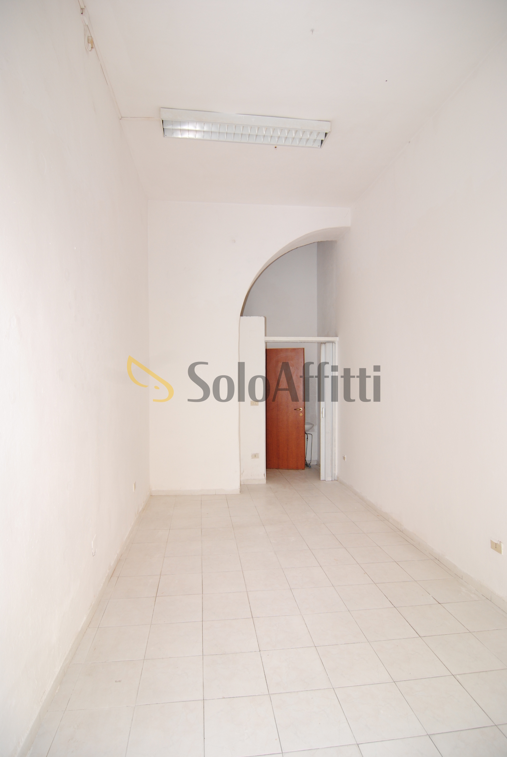 Immagine 4 di Locale commerciale in affitto  a Livorno