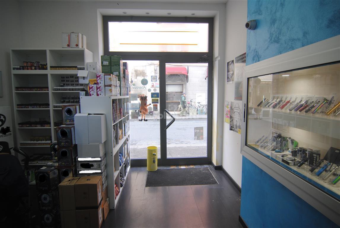 Immagine 3 di Locale commerciale in affitto  in Corso Amedeo 100 a Livorno