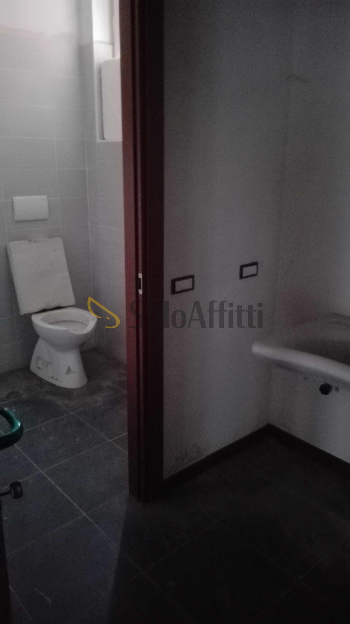 Immagine 8 di Locale commerciale in affitto  in Giuditta Pasta 16 a Saronno