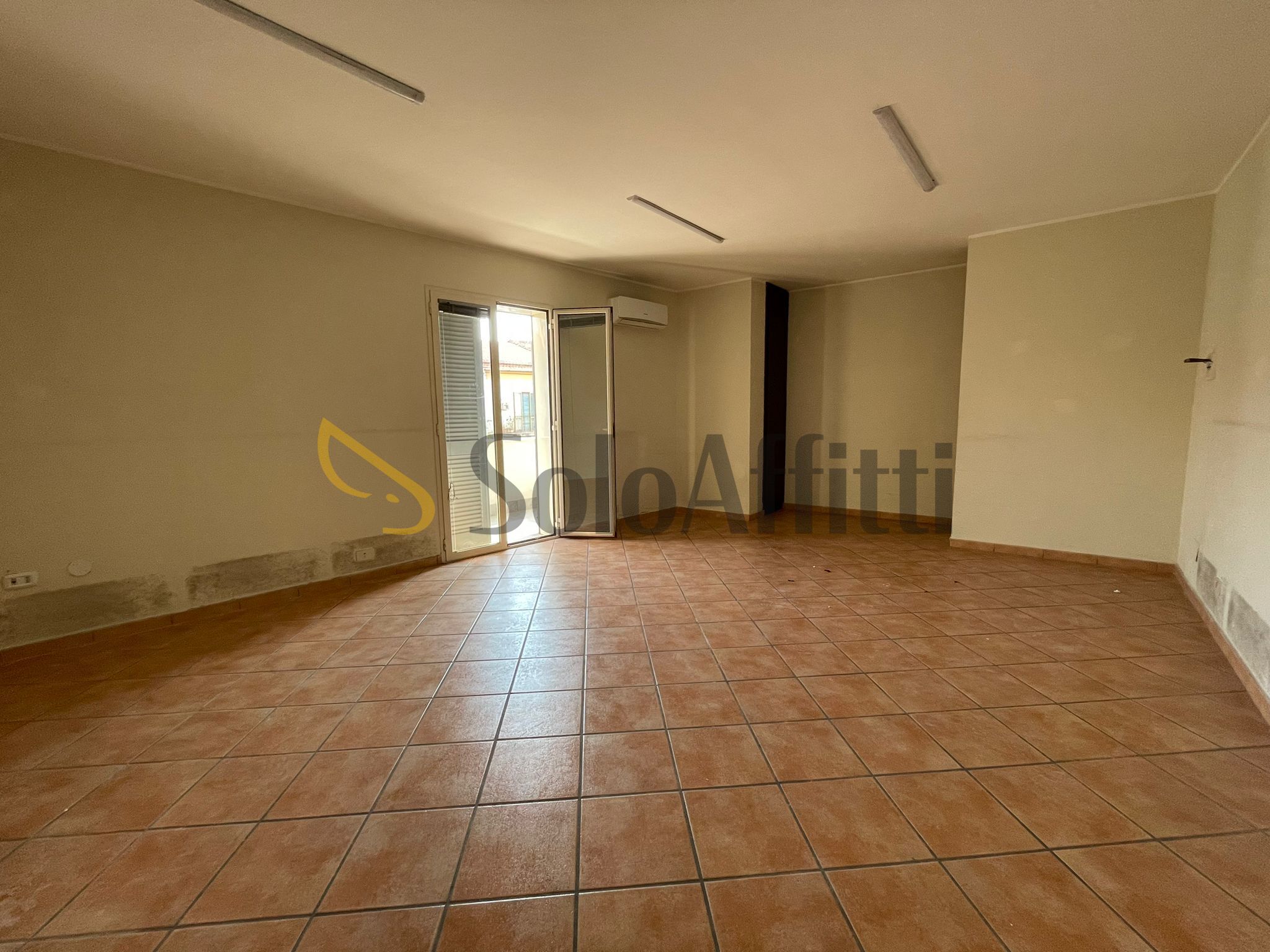 Immagine 1 di Ufficio in affitto  in Via Nazionale Appia 177 a Casapulla