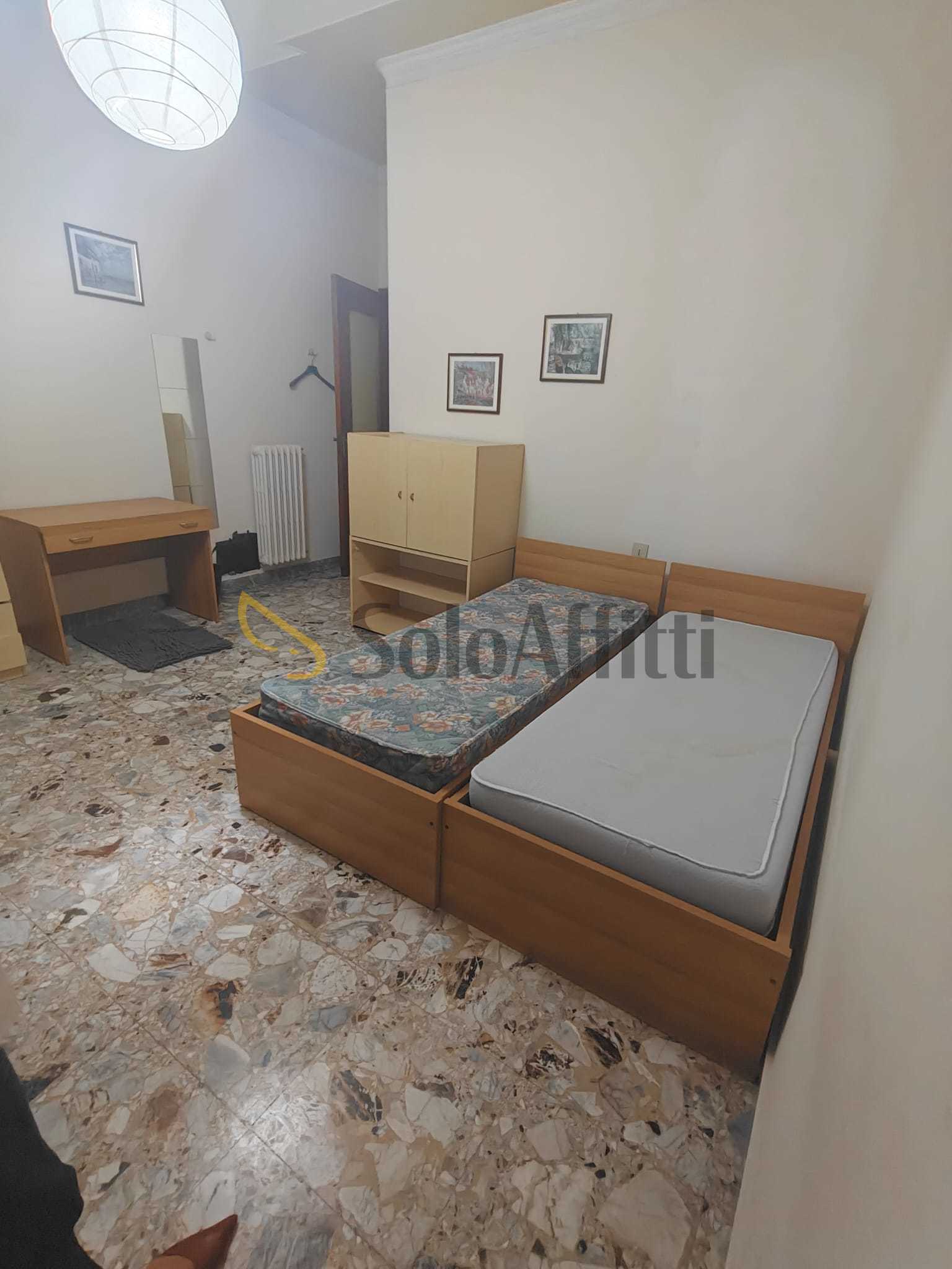 Immagine 6 di Stanza singola in affitto  a Catania