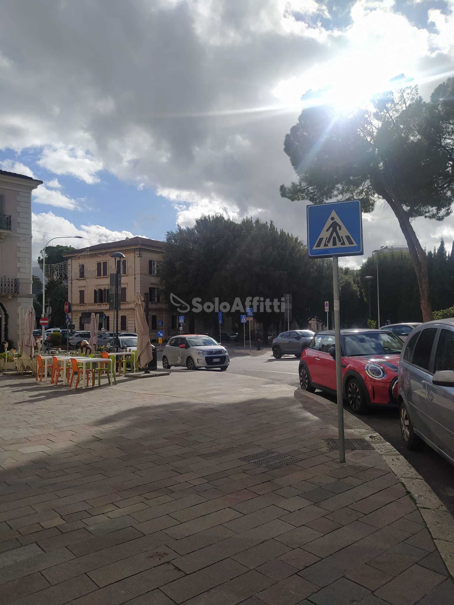 Immagine 10 di Locale commerciale in affitto  in Piazza Giulio Briccialdi a Terni