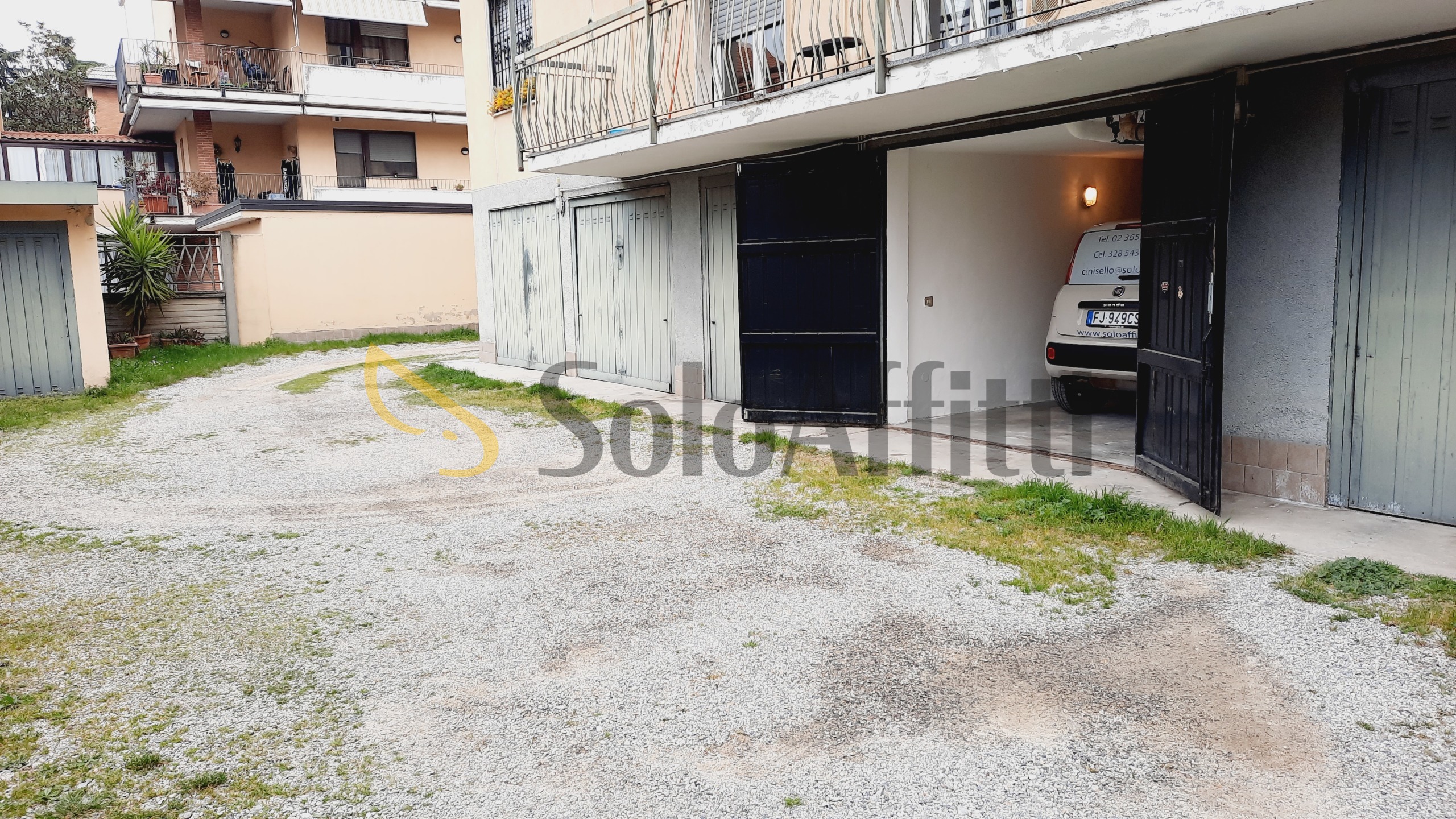 Immagine 3 di Garage in affitto  in Via Monte Grappa 185 a Cinisello Balsamo