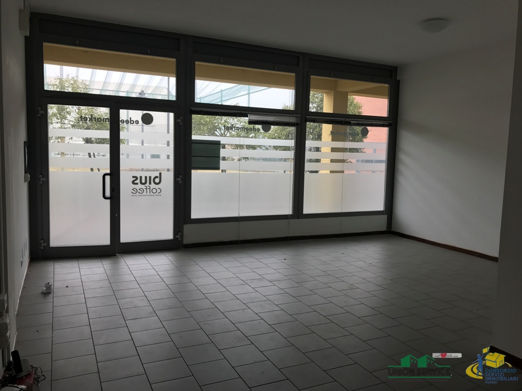 Immagine 2 di Locale commerciale in vendita  in via del giardinetto 6/d a Collecchio