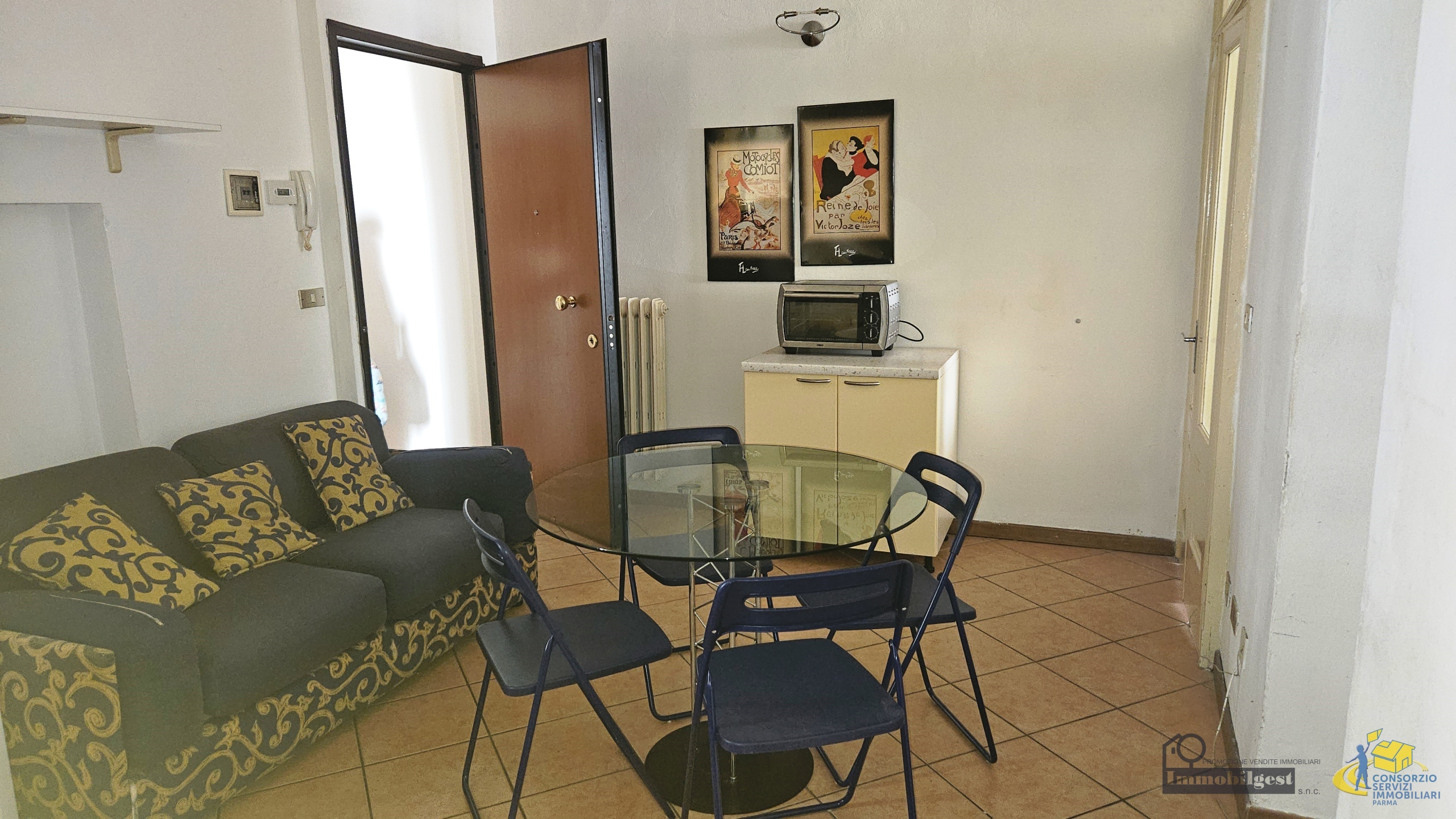 Immagine 16 di Trilocale in vendita  in Strada Garibaldi 45 a Parma