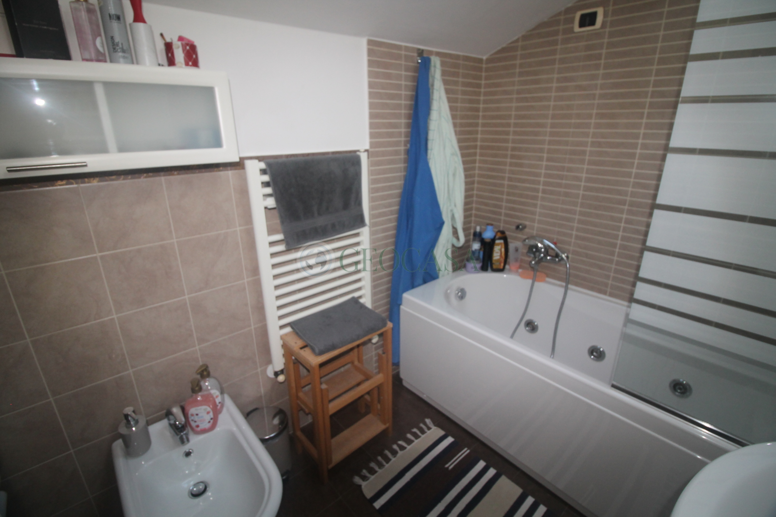 Immagine 11 di Appartamento in vendita  a Follo