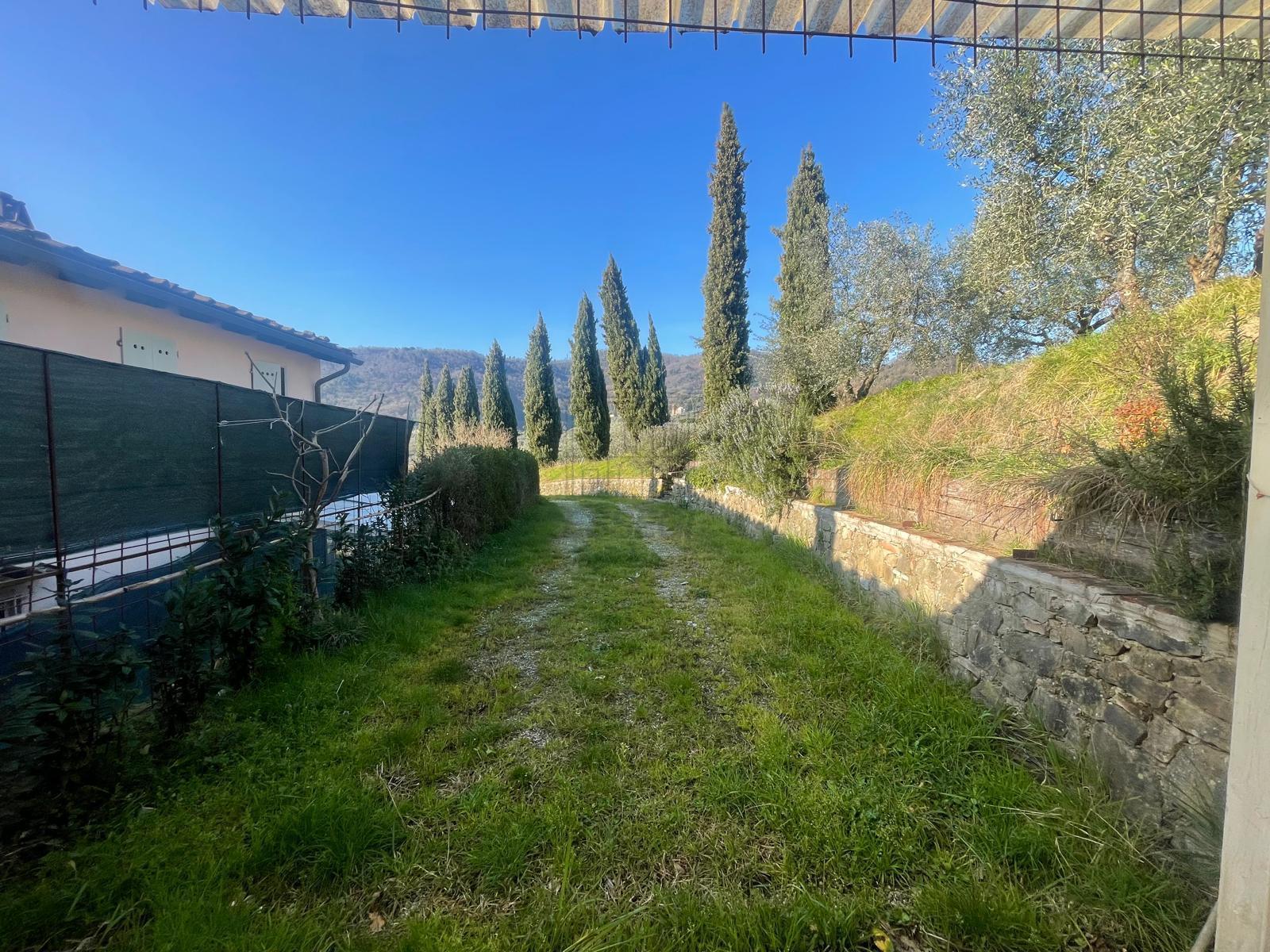 Immagine 18 di Rustico / casale in vendita  in Via dei bertolotti a Lucca