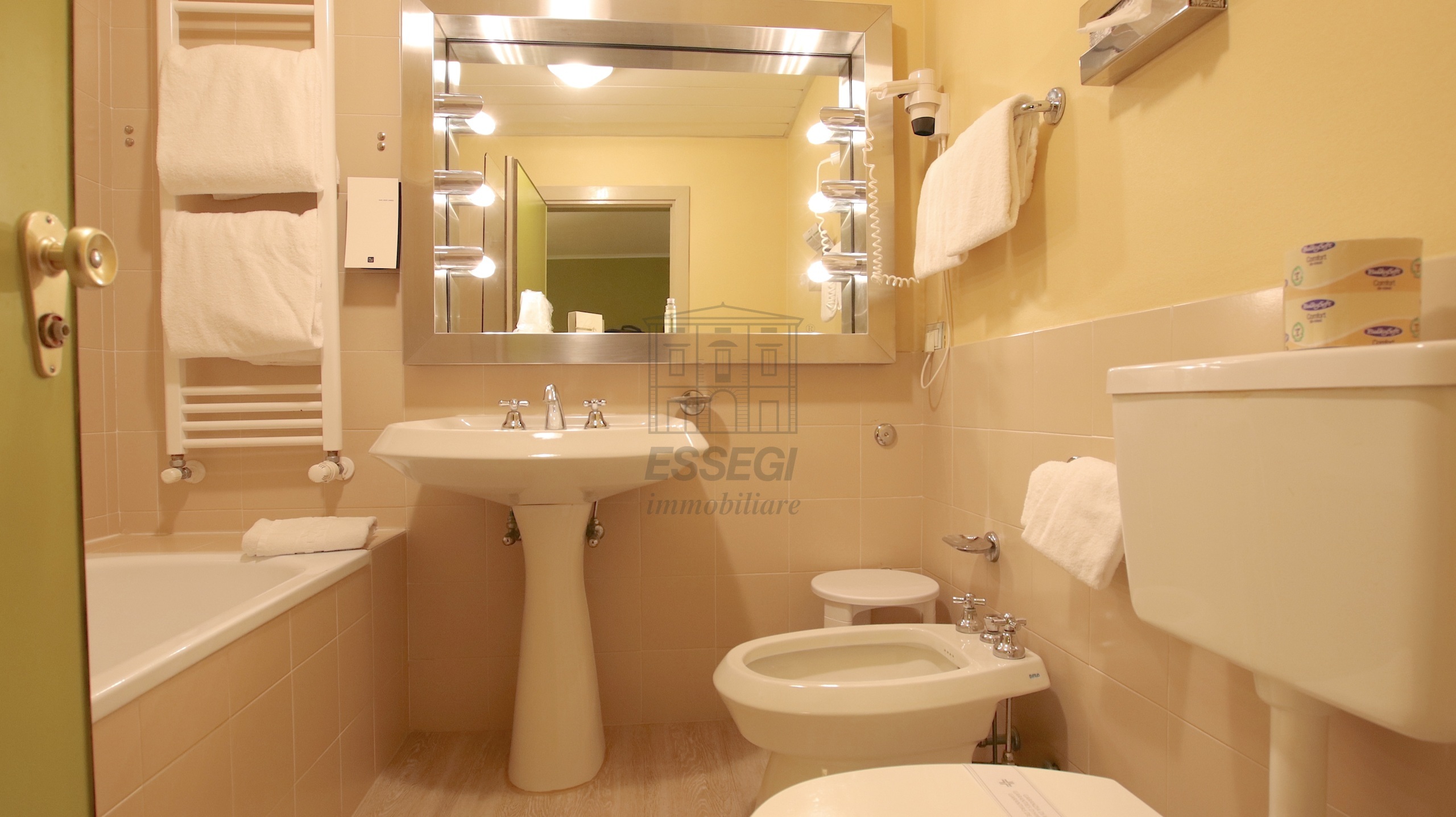 Immagine 16 di Albergo/B&B/Residence in vendita  in Via Nuova per Pisa a Lucca