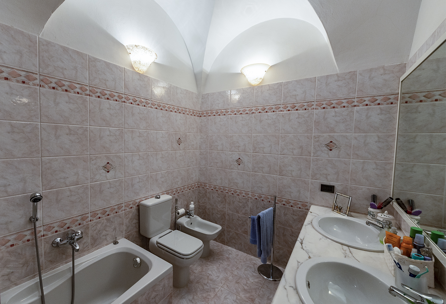 Immagine 8 di Casa semindipendente in vendita  a Ameglia