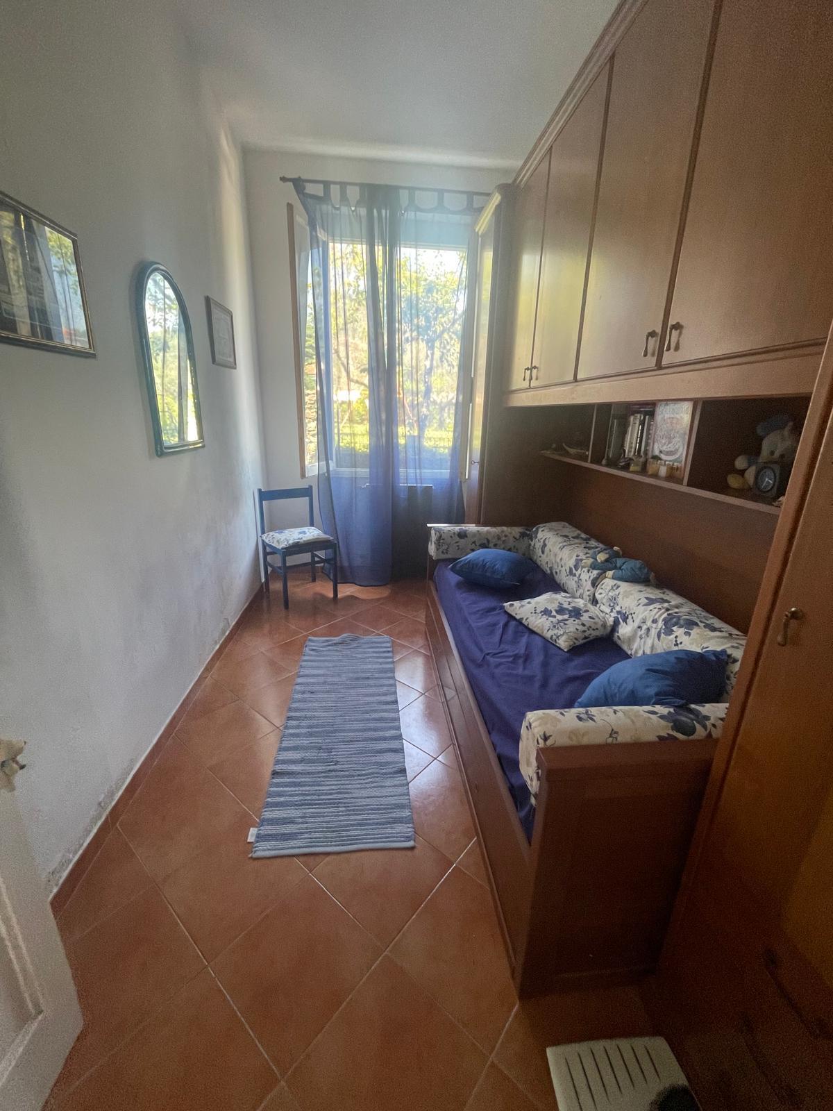 Immagine 4 di Porzione di casa in vendita  a Ameglia